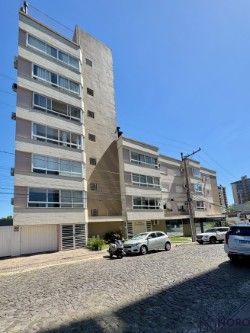 Cobertura à venda  no Nossa Senhora Medianeira - Santa Maria, RS. Imóveis