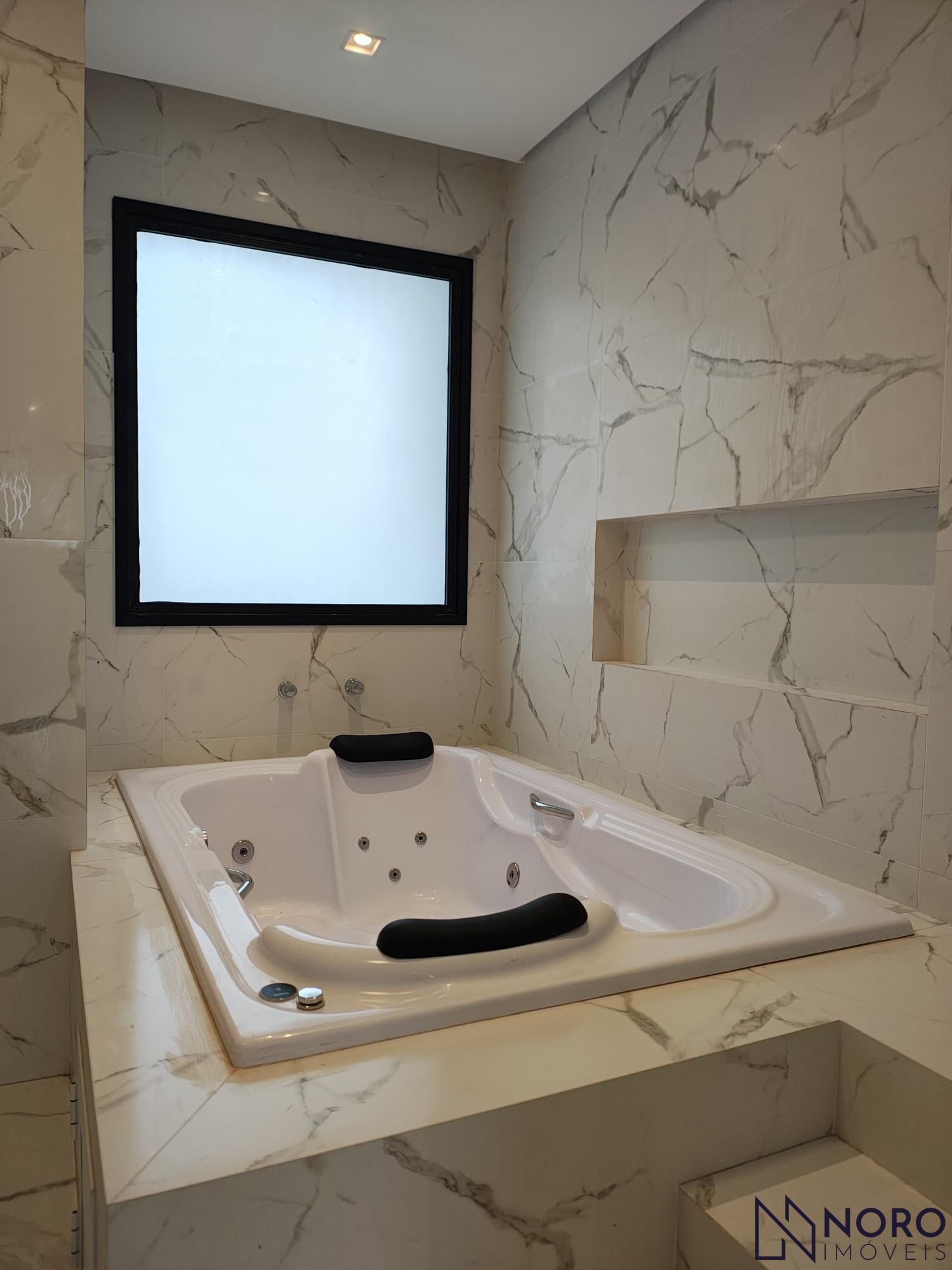 Viva o luxo e o conforto no exclusivo Condomínio Real Park! Casa de alto padrão