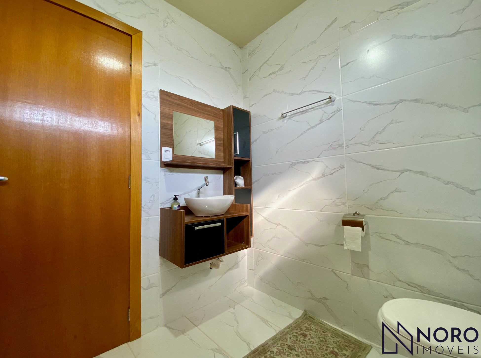 Casa semi nova em itaara com 2 suites living com lareira integrado com cozinha p