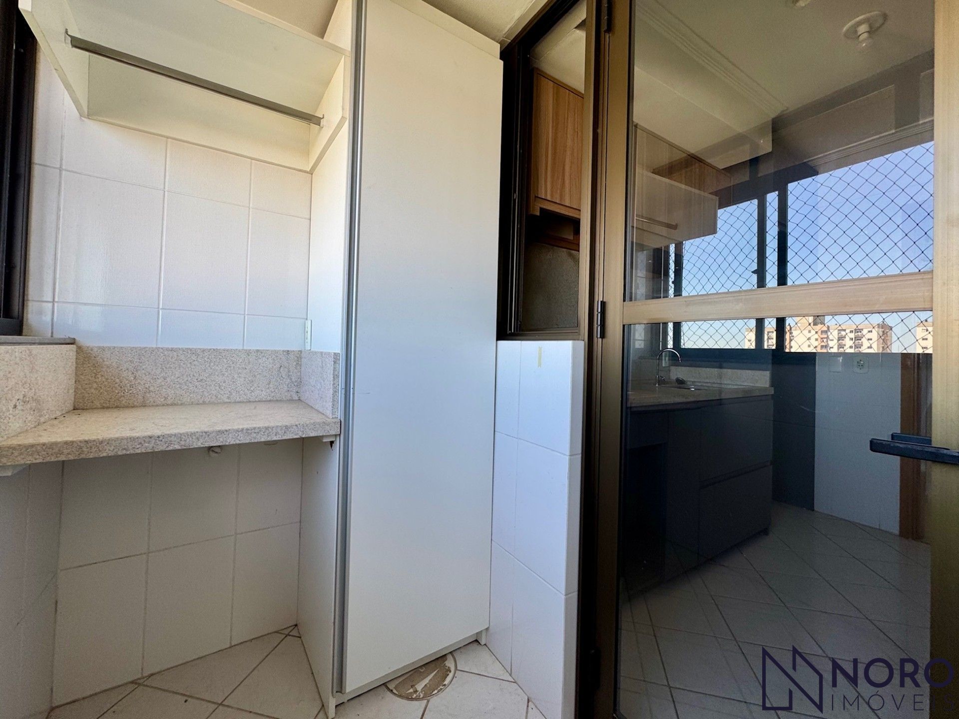 Venda – Apartamento semimobiliado no Centro, 2 dormitórios com suíte!
