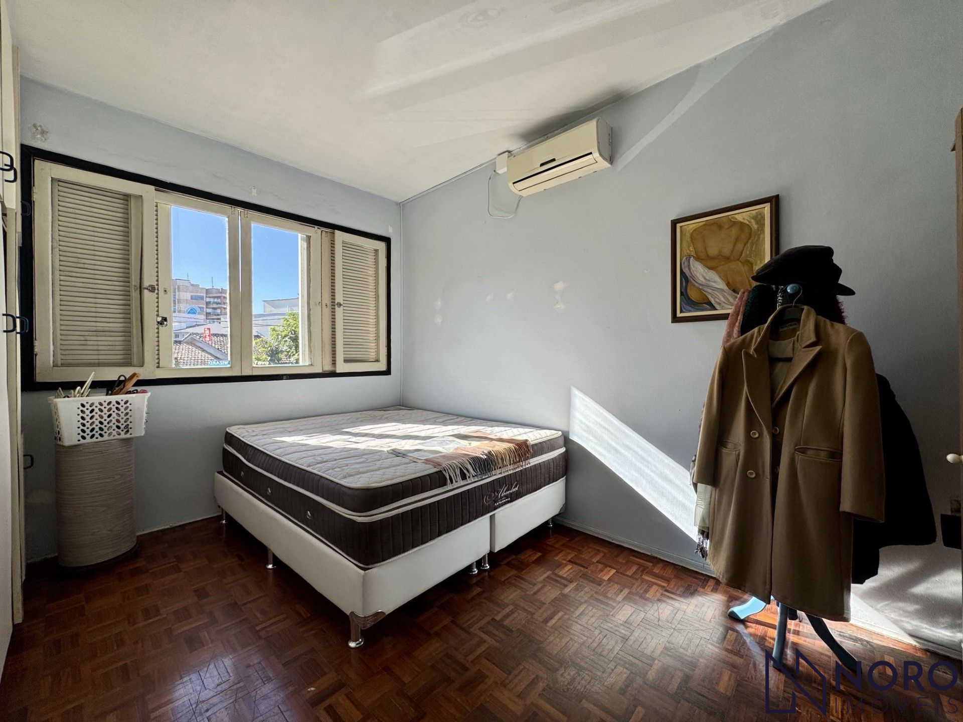 Casa 3 dormitórios (1 suite) 4 vagas na trav. Domingos trevisan-centro