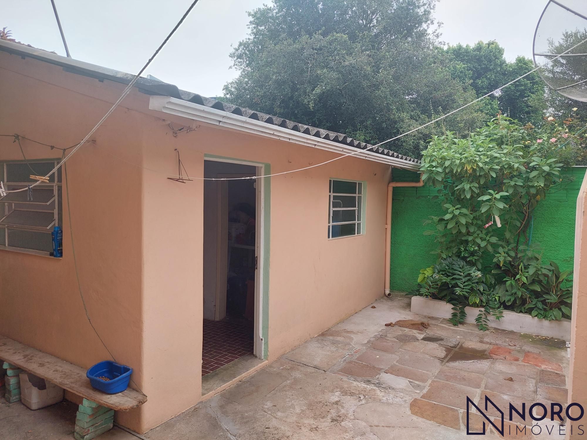 Casa mista com 3 dormitórios e 3 vagas de garagem na manoel ribas