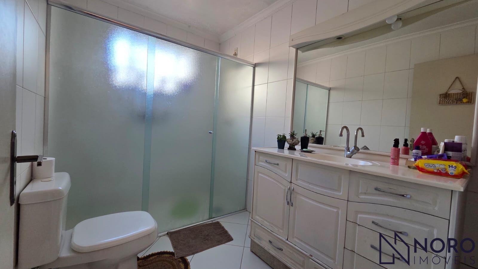 Casa com 3 Dormitórios, Espaço Independente e Garagem à Venda em Região Central