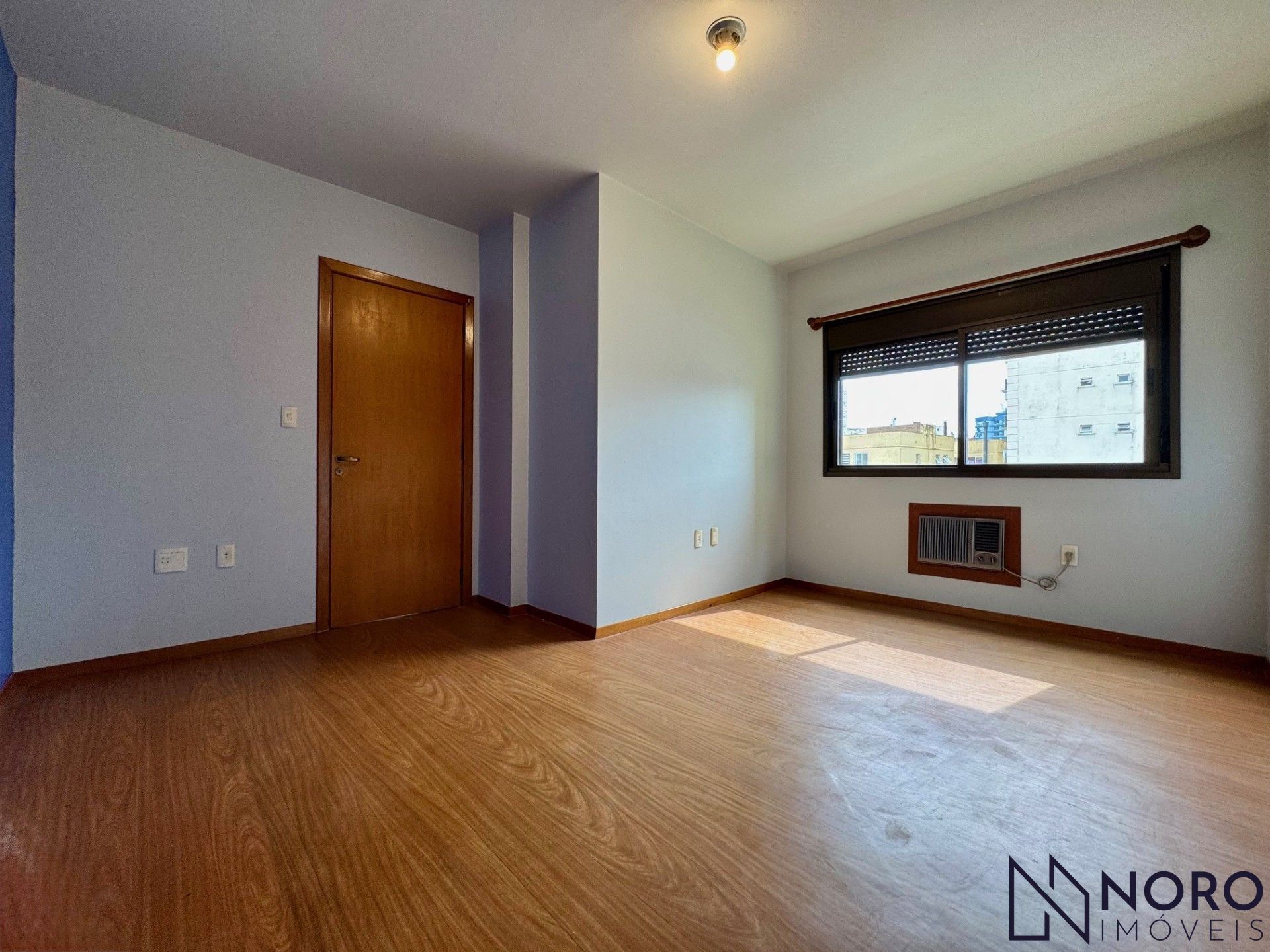 Apartamento 2 Dormitórios com Sacada e Churrasqueira no Centro de Santa Maria