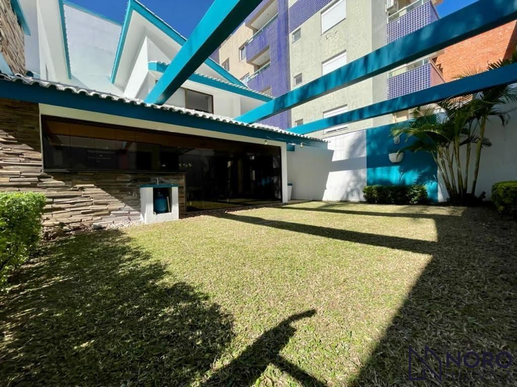Casa Espaçosa à Venda ou Locação Mobiliada no Bairro Nossa Senhora de Lourdes!