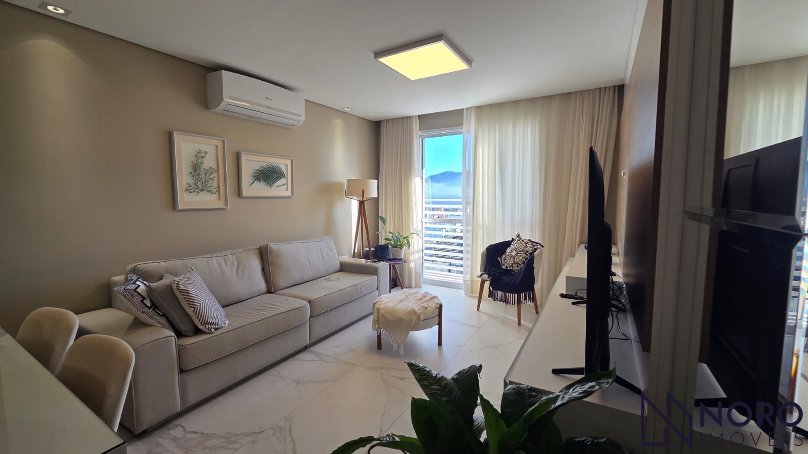 Apartamento Central Mobiliado 2 Dormitórios, Suíte 2 Vagas Garagem à Venda Próxi