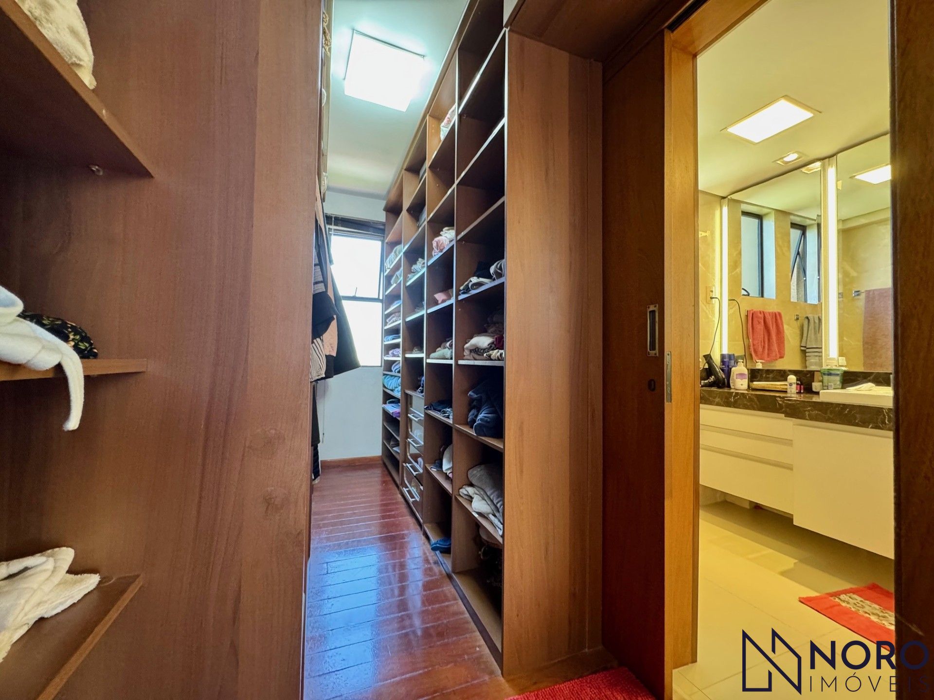 Apartamento à Venda – Andar Inteiro 189 m² Privativos 3 Dormitórios N. Sra
