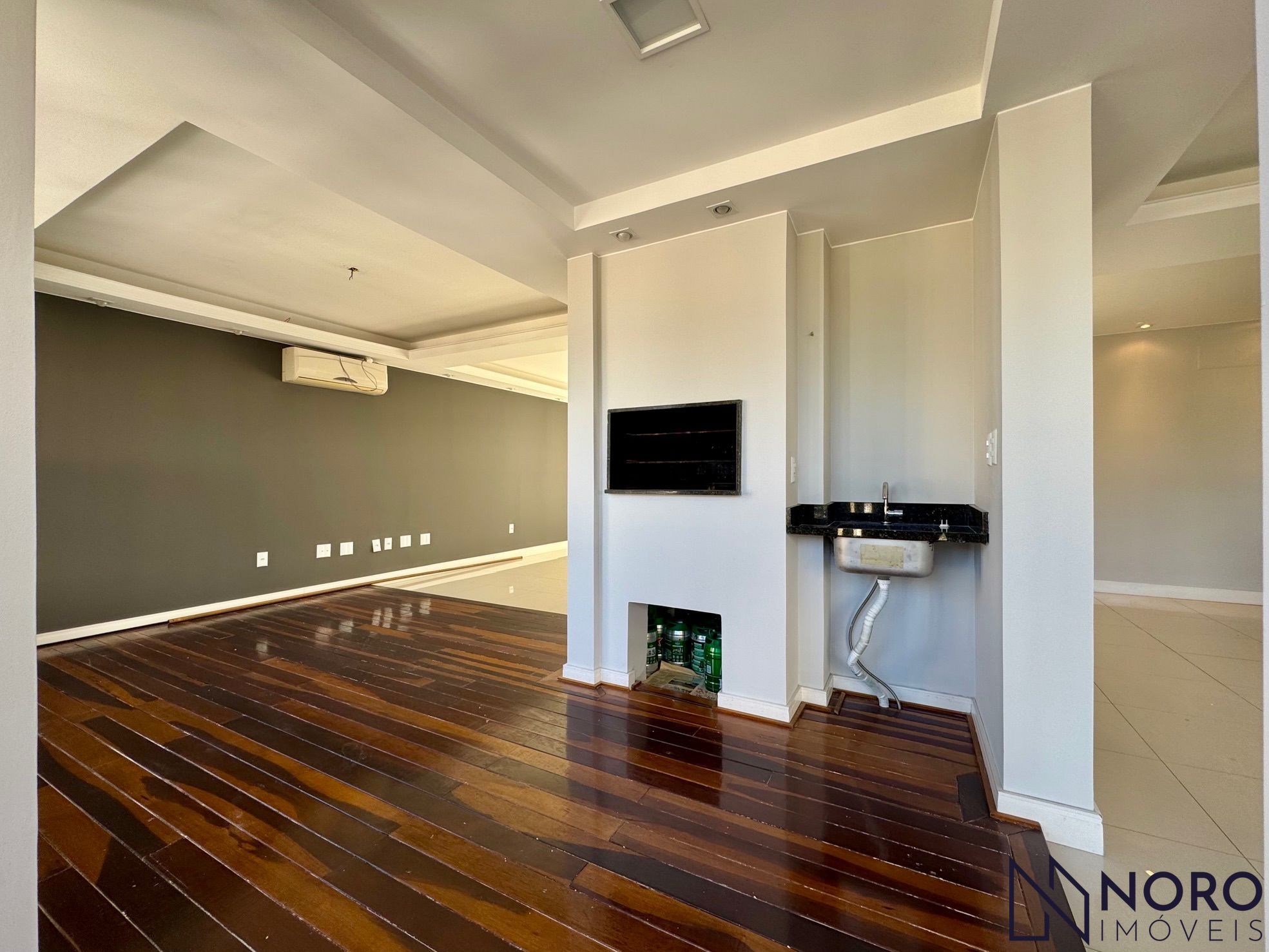 Apartamento amplo com 187m², 3 dormitórios e infraestrutura completa no Bairro B