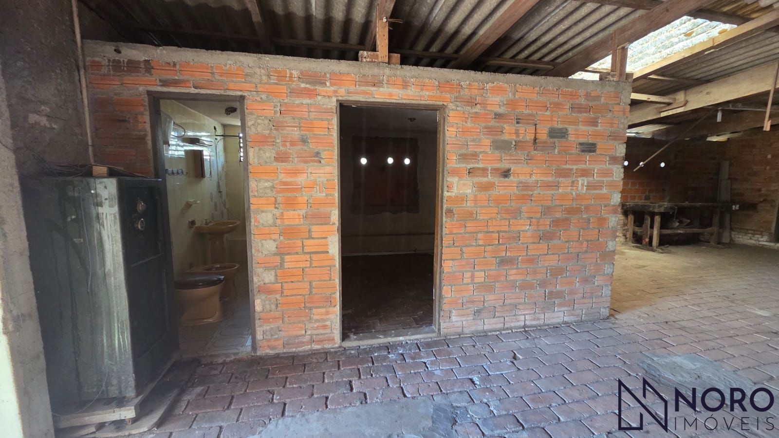 Casa com 3 dormitórios e amplo terreno de 759 m² no Bairro Rosári