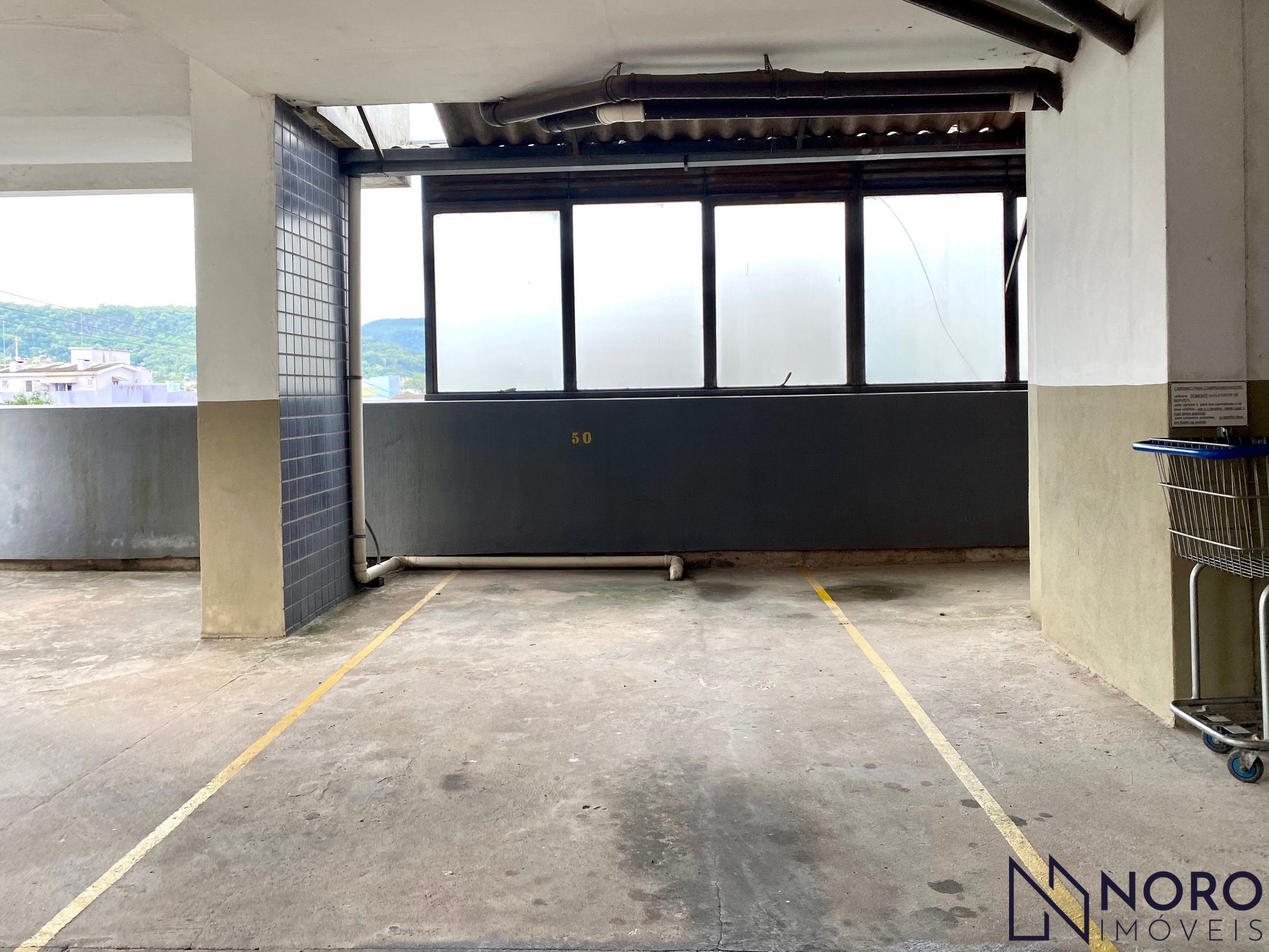 Apartamento central 2 dormitórios 2 banhos box 2 elevadores salão festas