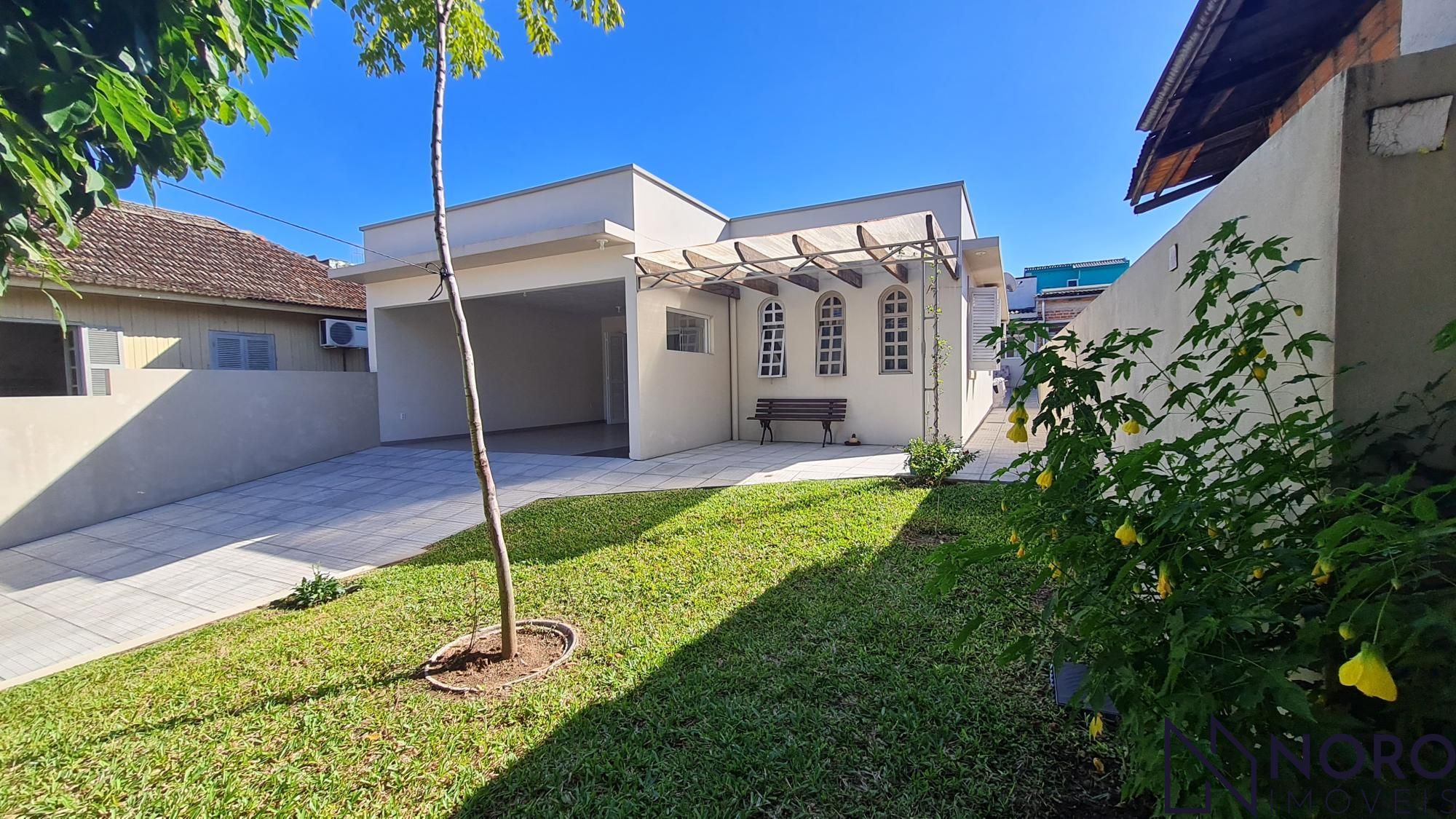 Casa à venda  no Nossa Senhora do Perpétuo Socorro - Santa Maria, RS. Imóveis
