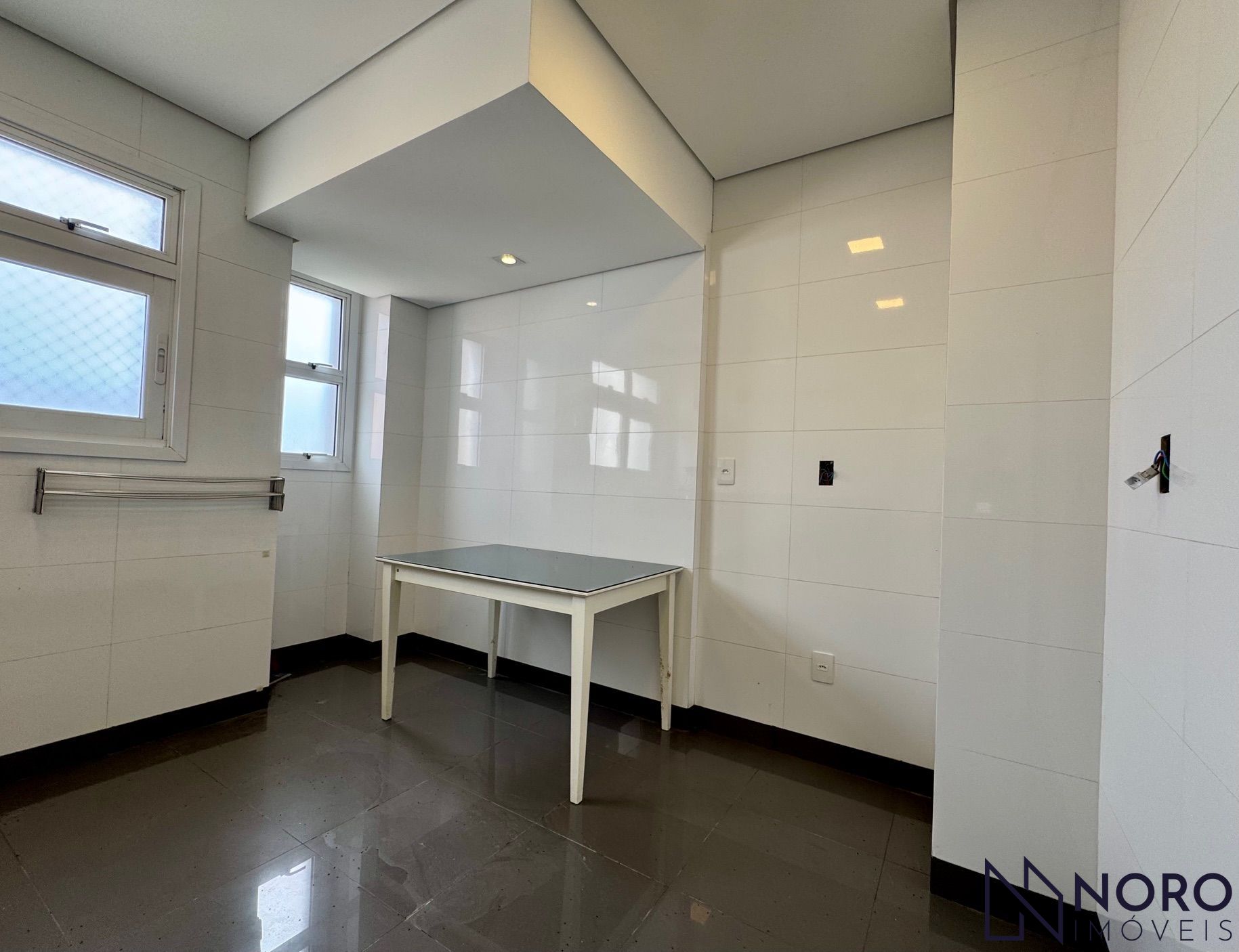 Apartamento andar inteiro, 200,24m² privativo, 3 suítes, 360º de vista panorâmic