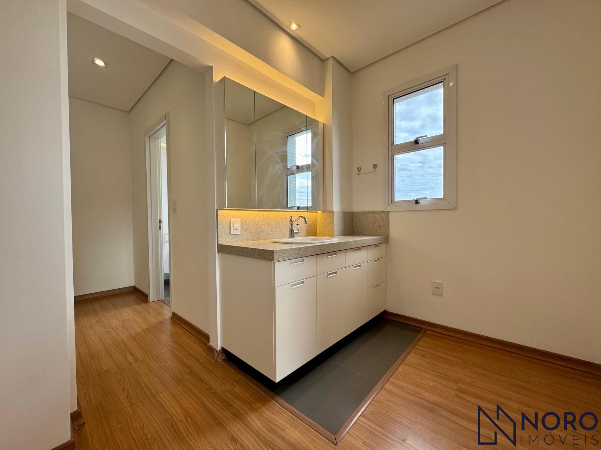 Apartamento andar inteiro, 200,24m² privativo, 3 suítes, 360º de vista panorâmic