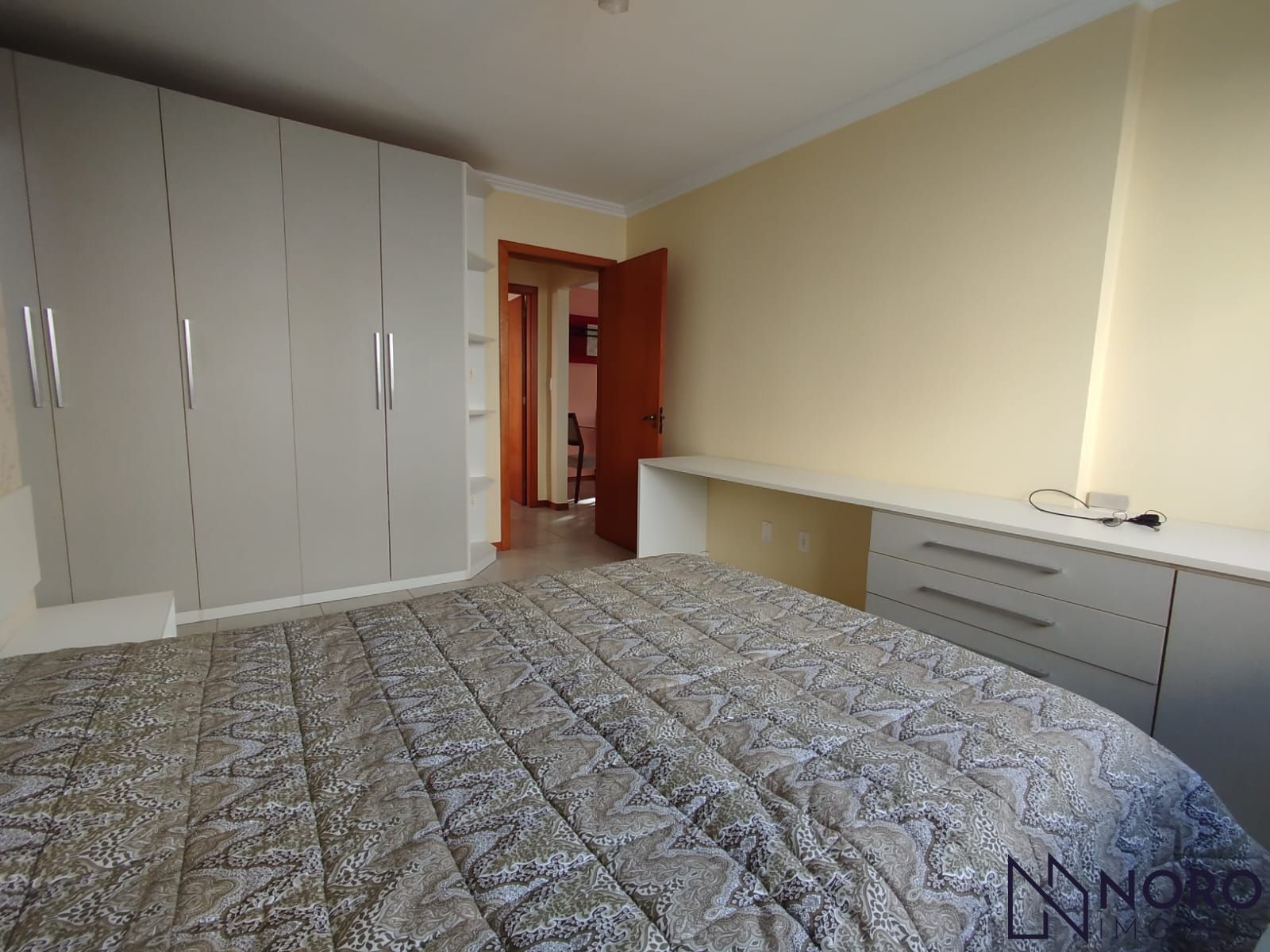 Apartamento Mobiliado 2 Dormitórios com Suíte e Garagem – Próx. Av. Presidente V