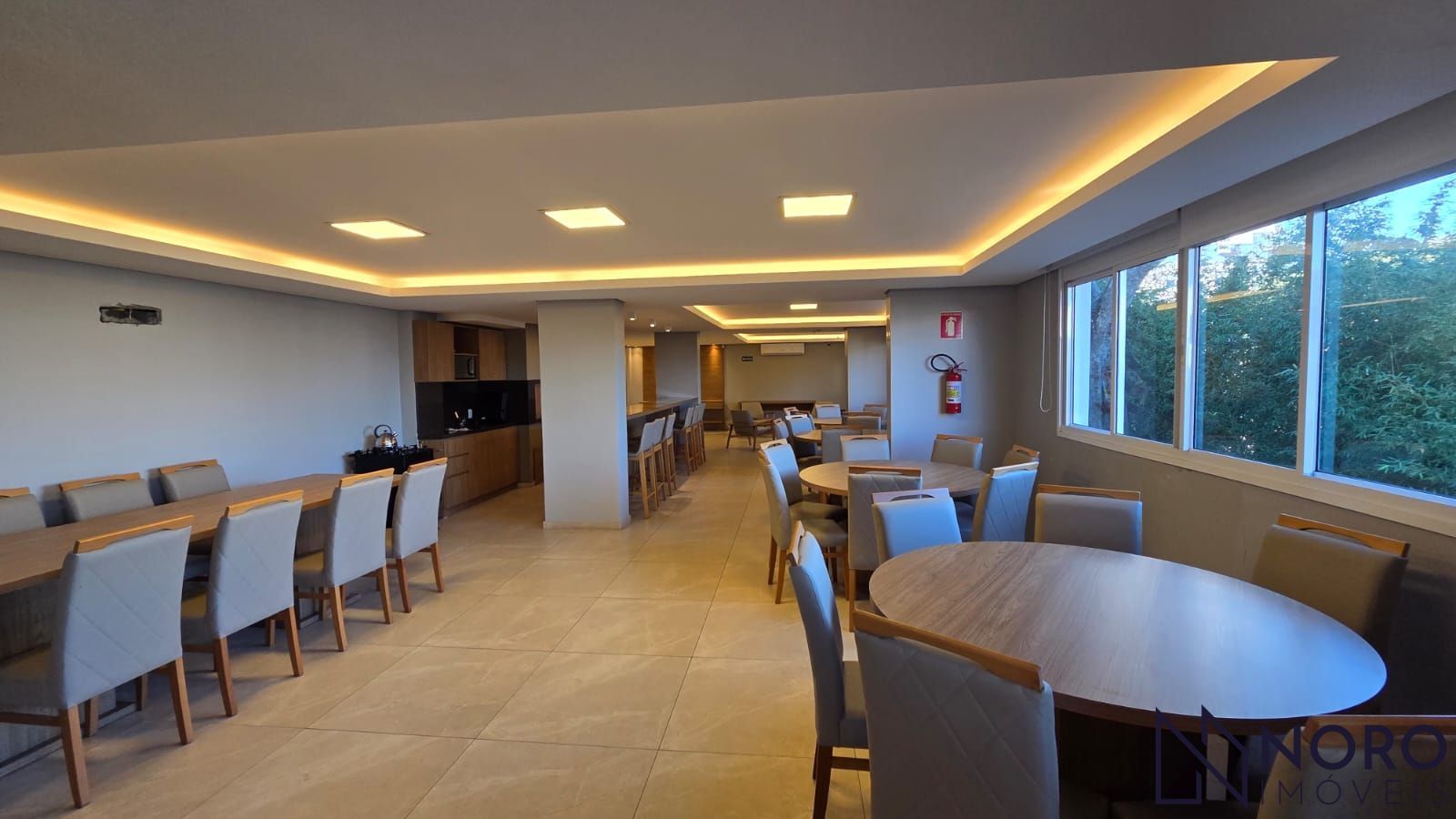 Apartamento Central Mobiliado 2 Dormitórios, Suíte 2 Vagas Garagem à Venda Próxi