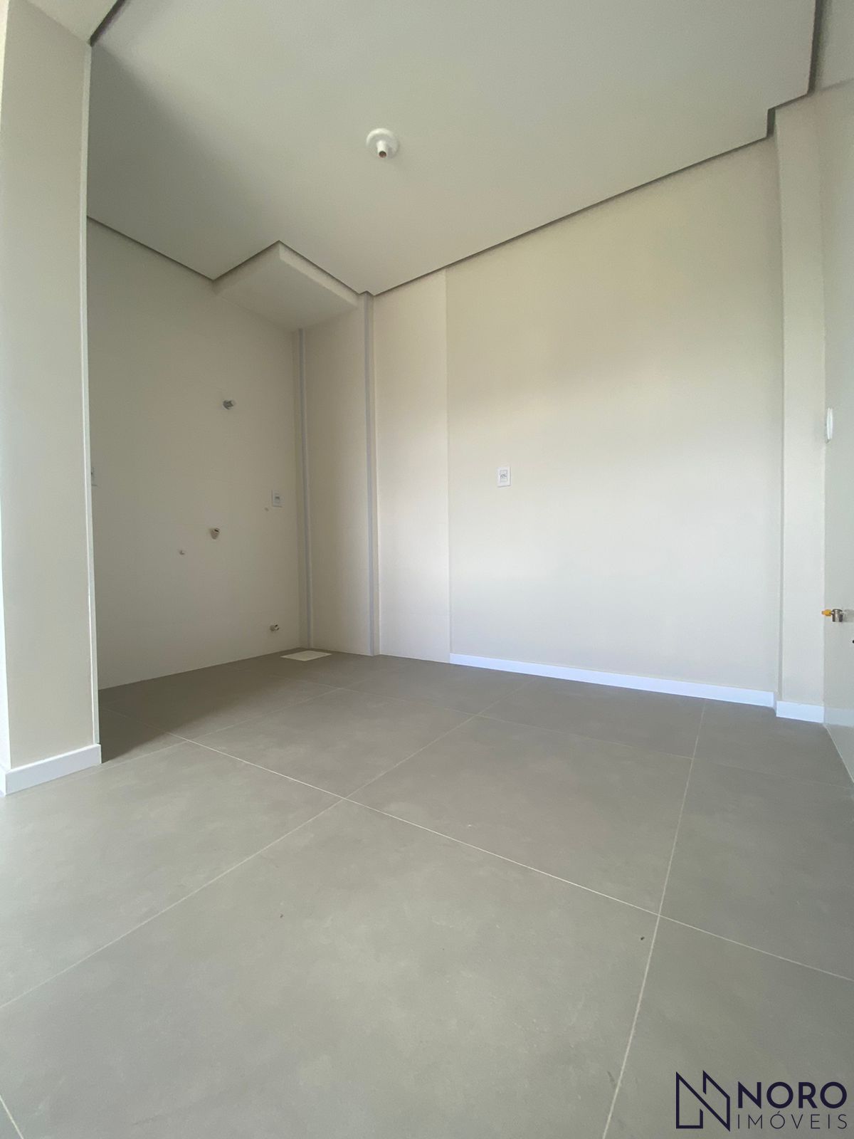 Apartamento charmoso de 2 Dormitórios (Suíte) churrasqueira e garagem, próximo a