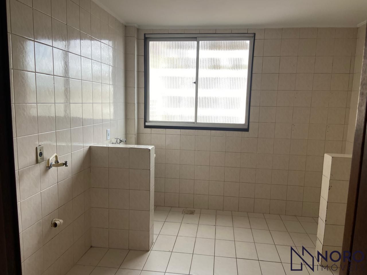 Apartamento amplo 1 dormitório à venda no Centro