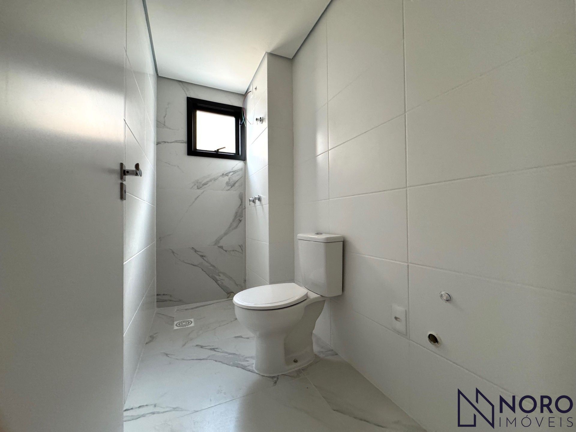 Venda de Apartamento no Condomínio Mont Blanc , Bairro Dores!