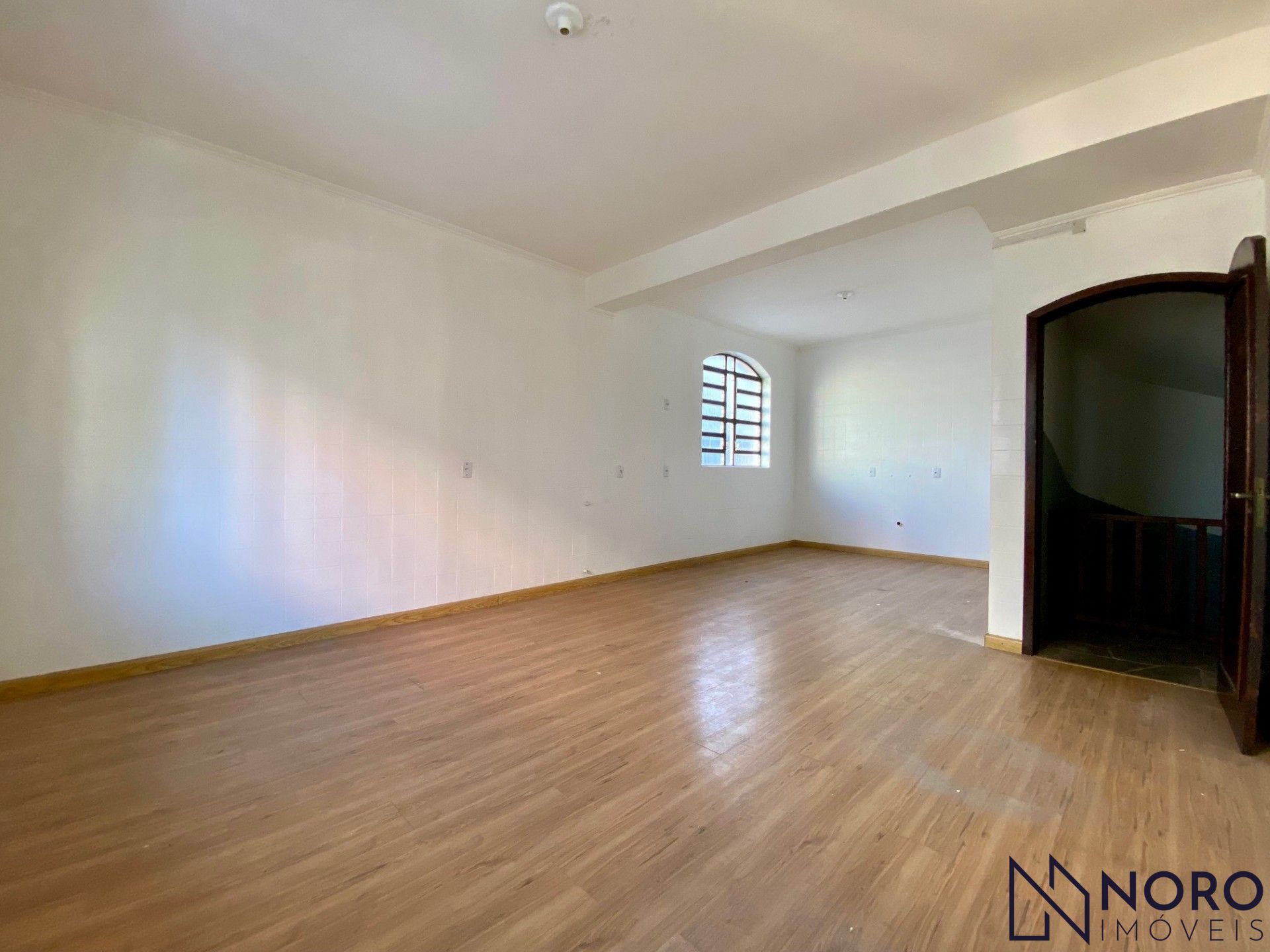 Casa à venda para uso Residencial ou Comercial! Oportunidade Única no Centro de