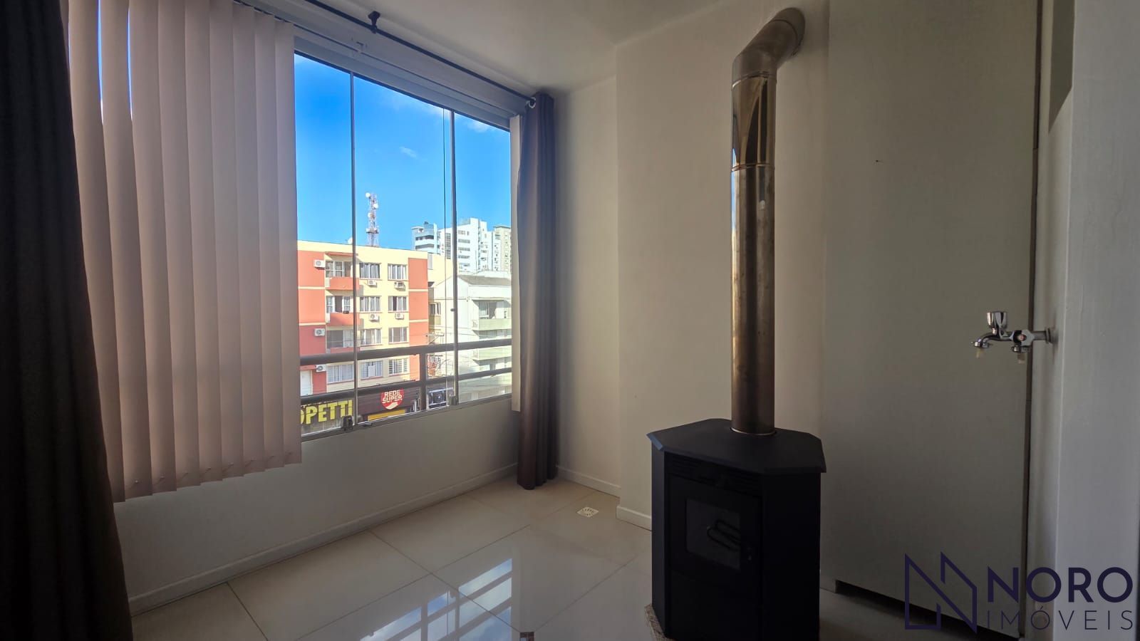 Cobertura duplex 3 dormitórios com terraço e garagem no Centro