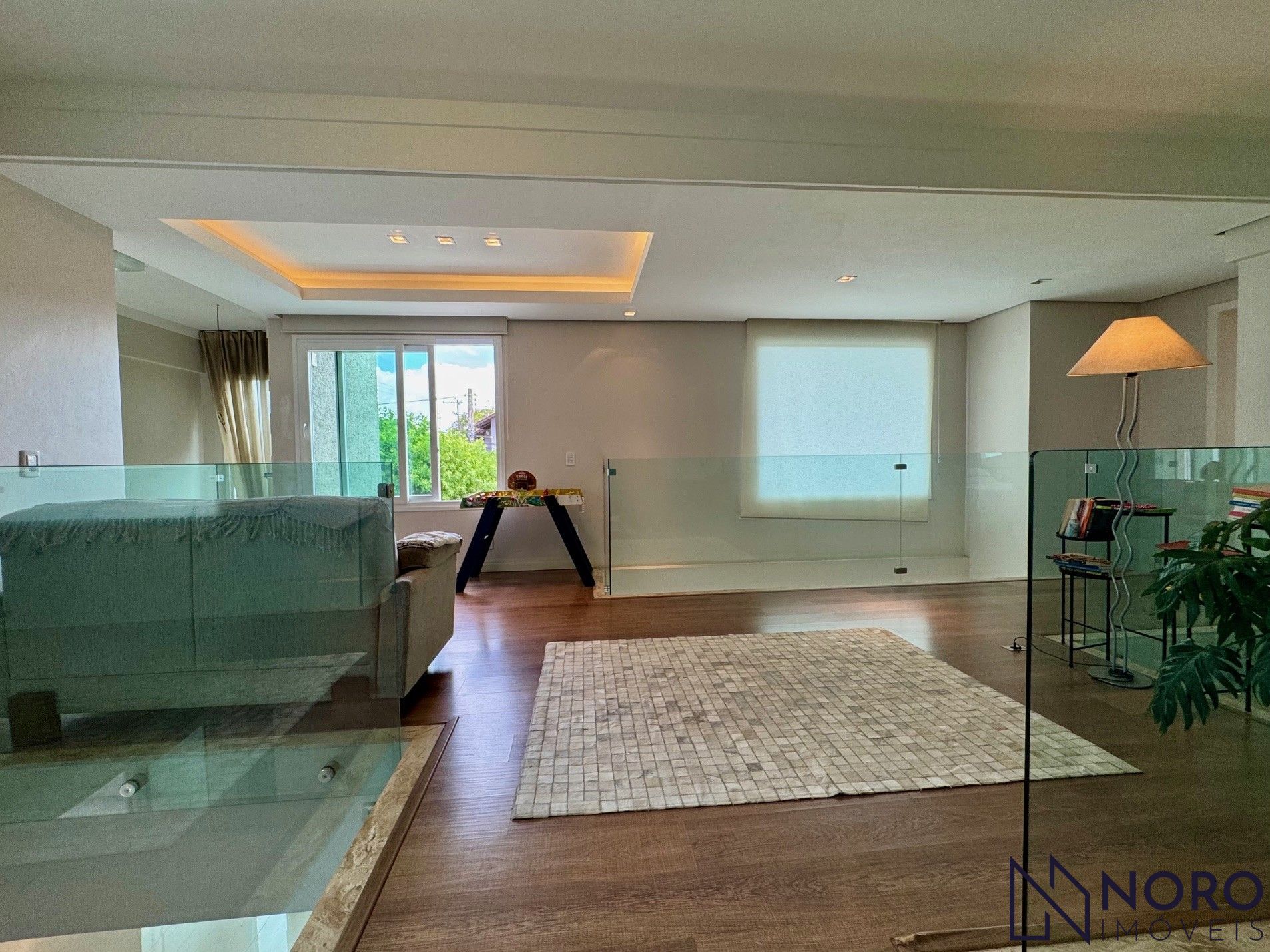 Casa de esquina no Bairro Noal com 3 suítes, 290 m² e área gourmet com piscina!