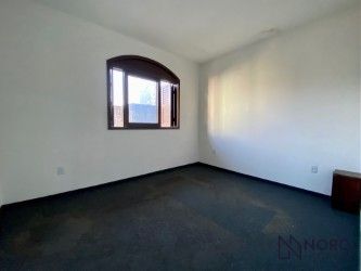Casa à venda para uso Residencial ou Comercial! Oportunidade Única no Centro de