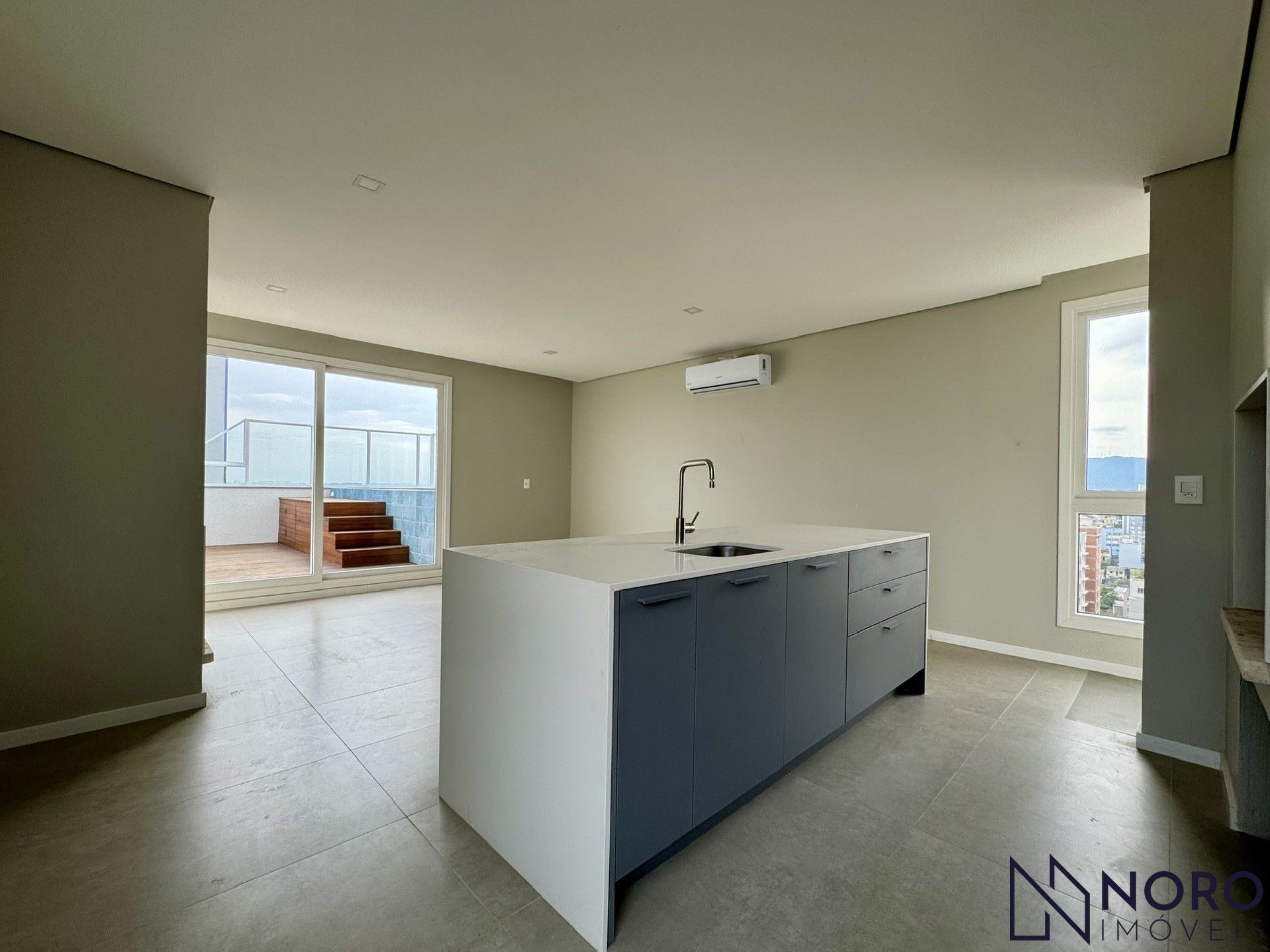 Cobertura à venda no Bairro Medianeira 155 m² privativos Piscina e Espaço Go