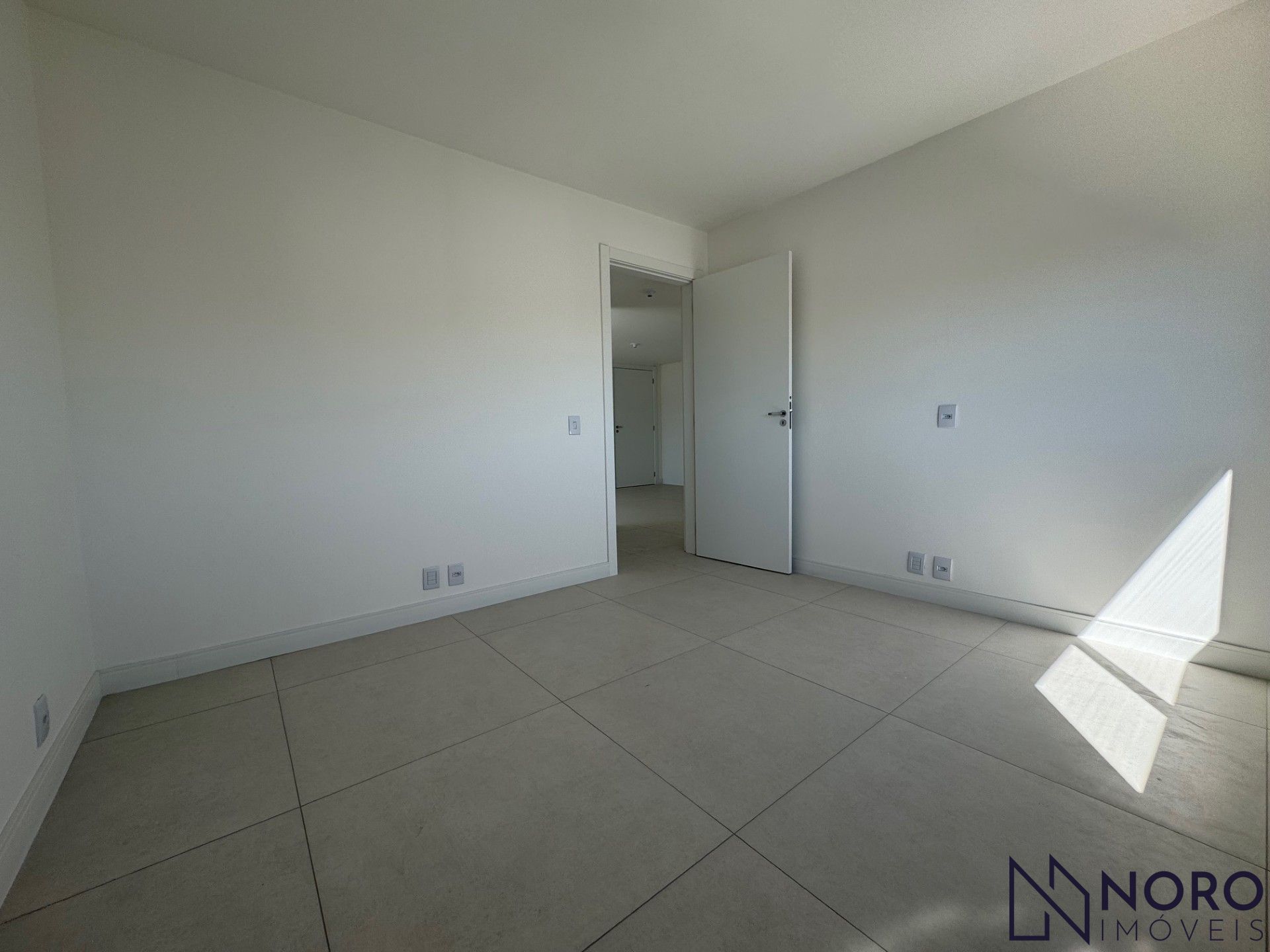 Apartamento novo central 2 dormitórios garagem sacada churrasqueira andar alto v