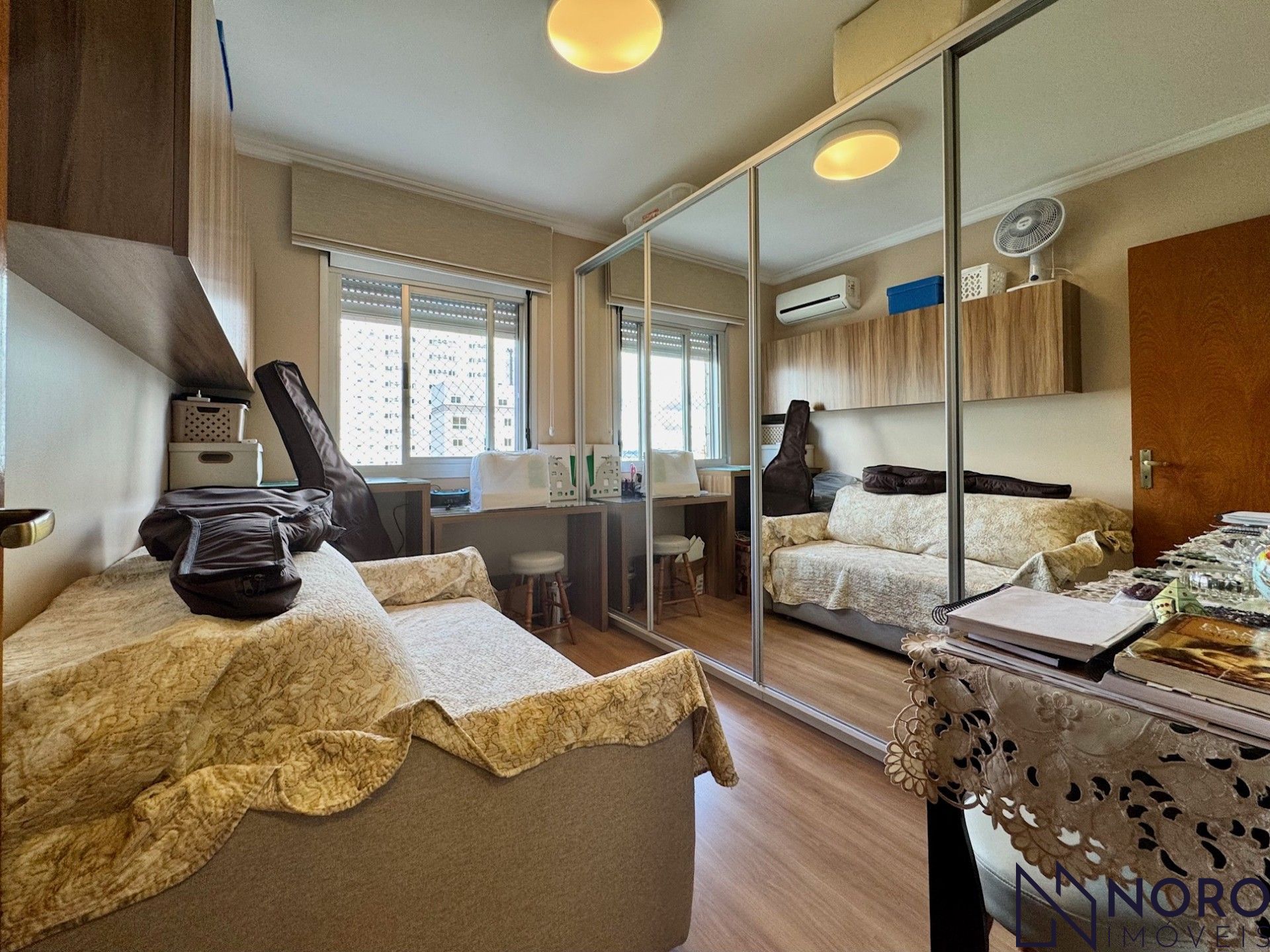 Apartamento com 2 Dormitórios à venda, 71 m² por R$ 390.000,00 Apartamento com 2 Dormitórios à venda, 71 m² por R$ 390.000,00