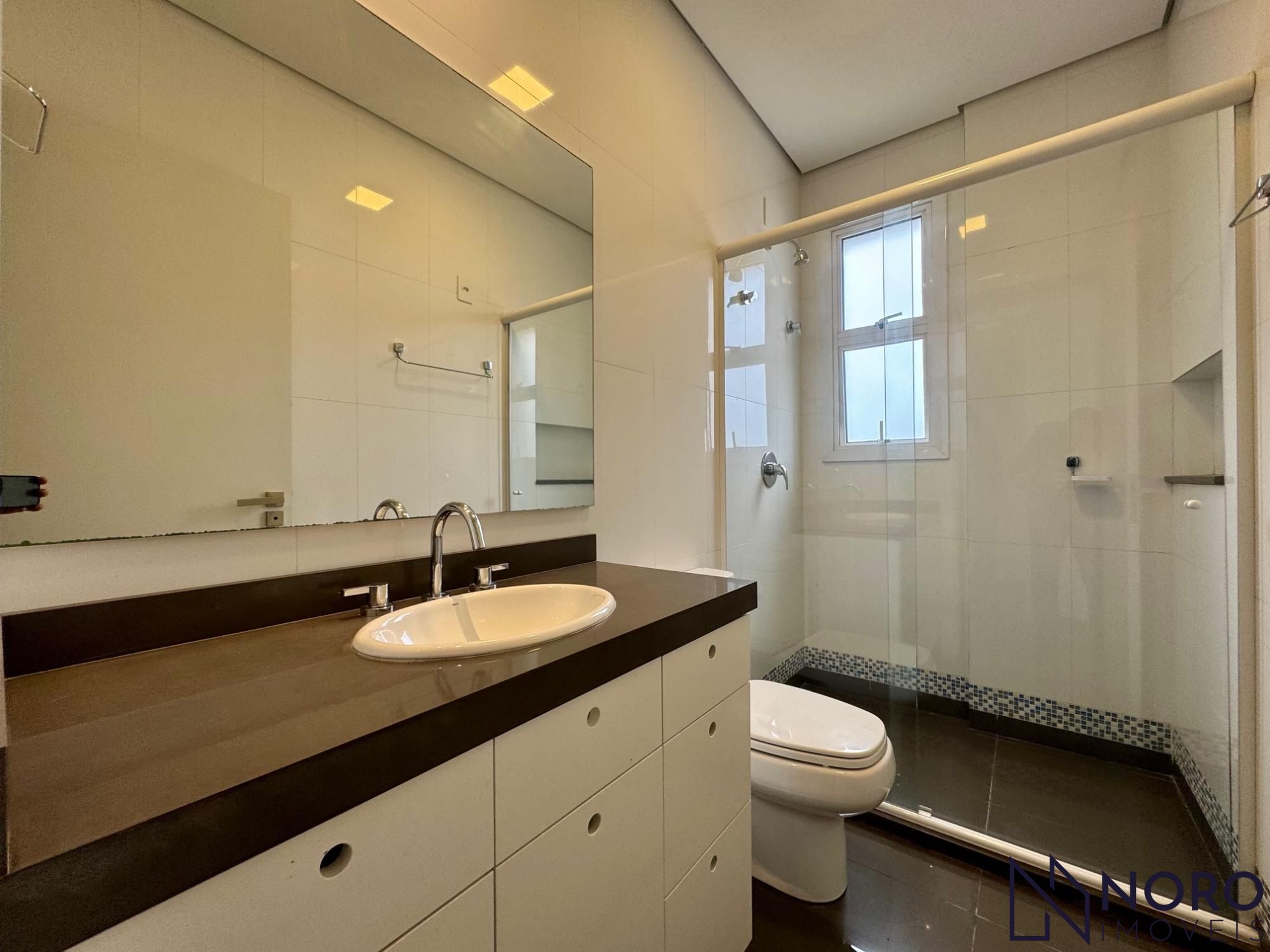 Apartamento andar inteiro, 200,24m² privativo, 3 suítes, 360º de vista panorâmic