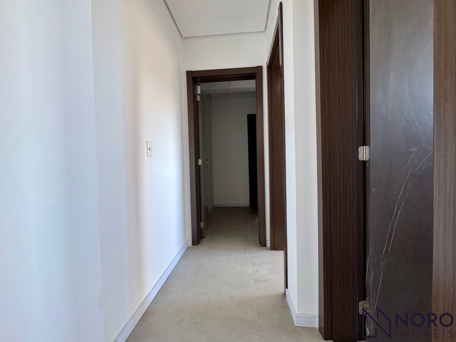 Apartamento 3 dormitórios, 1 suíte, sacada e 2 vagas no Nonoai!