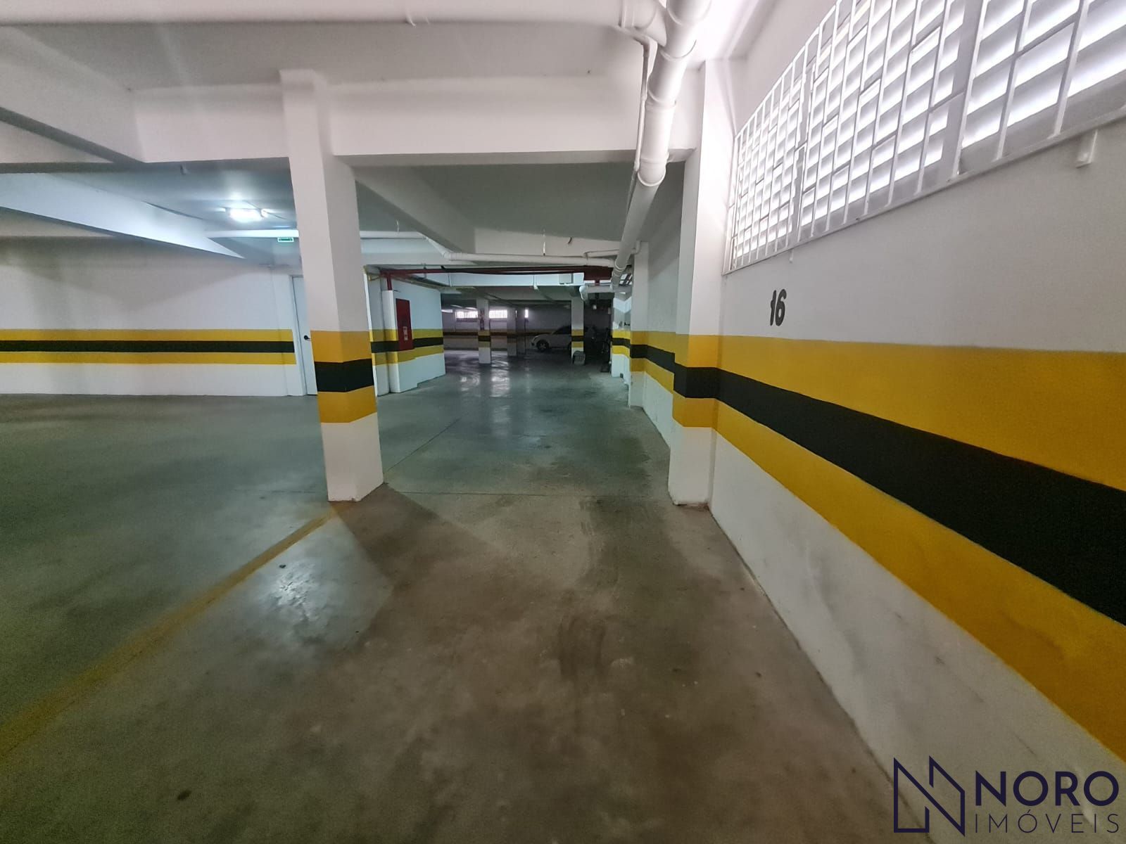 Apartamento com 2 dormitórios (1 suíte), móveis planejados, sacada com churrasqu