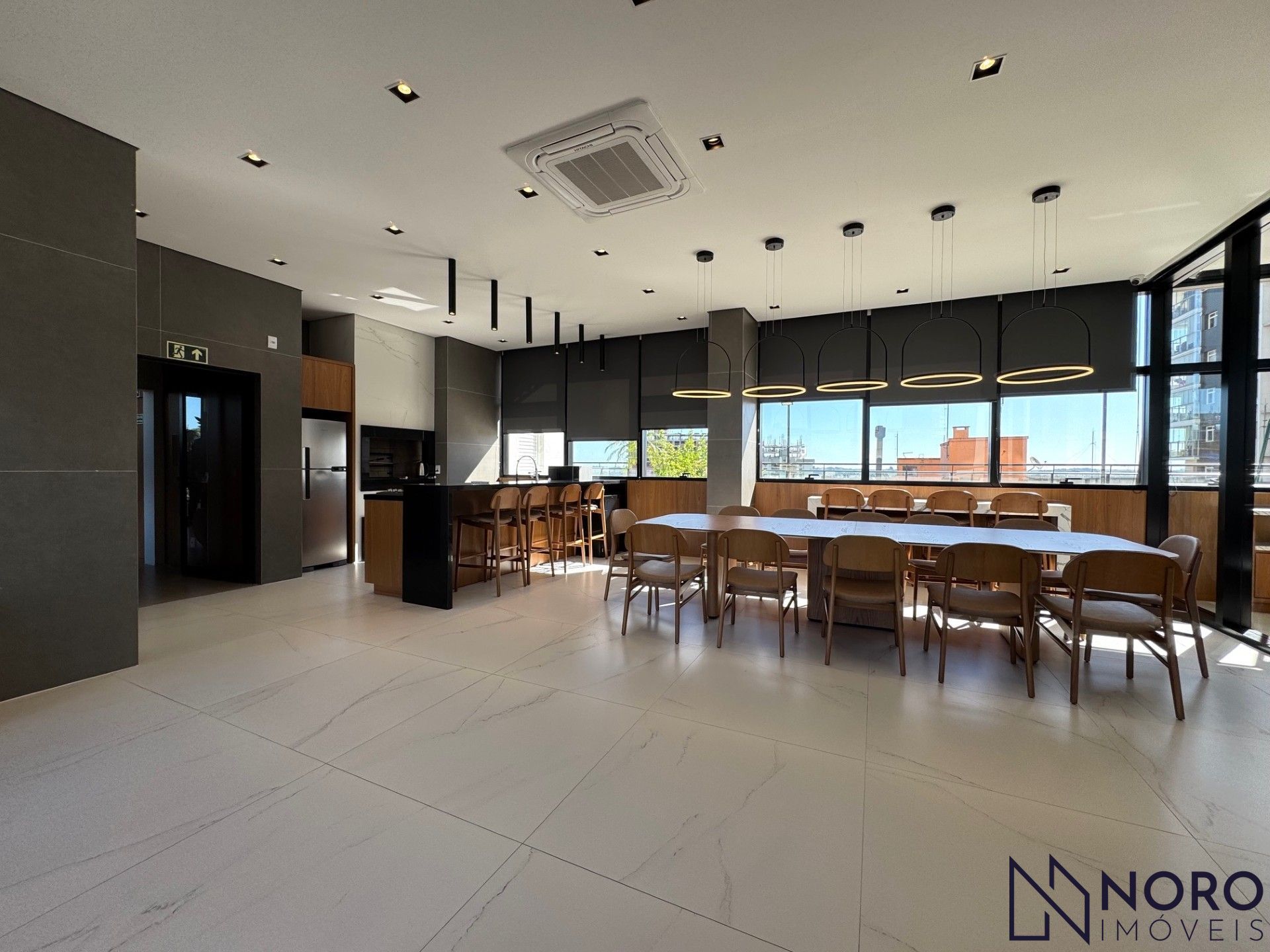 Luxuosa Cobertura Alto Padrão acabamento impecável 4 suítes, 3 box (5 car) 395 m