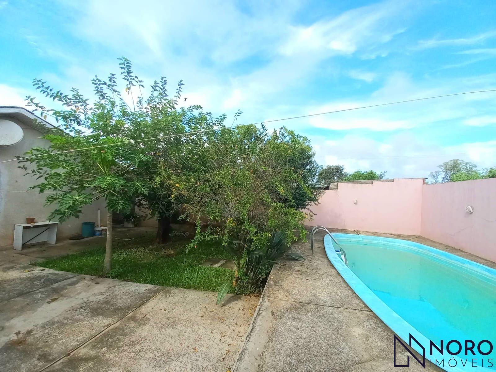 "Descubra o encanto da vida rural em Santa Maria! Casa com 2 dormitórios, piscin