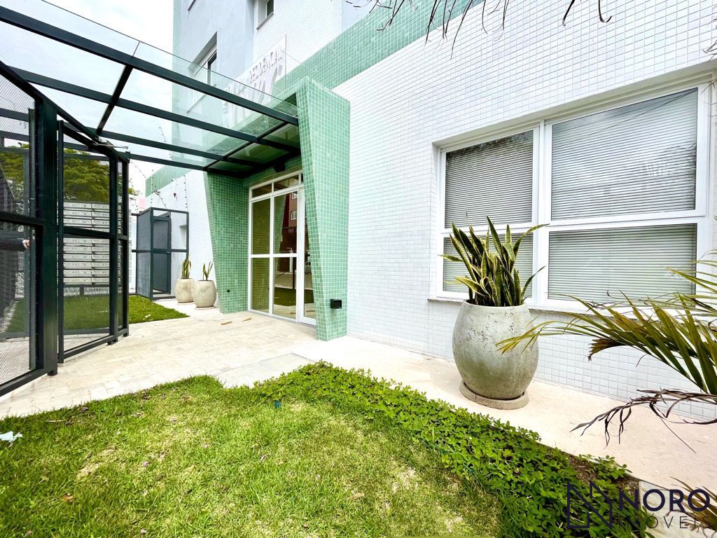 Apartamento 2 dormitórios, 1 suíte, 1 vaga de garagem no Bairro Menino Jesus