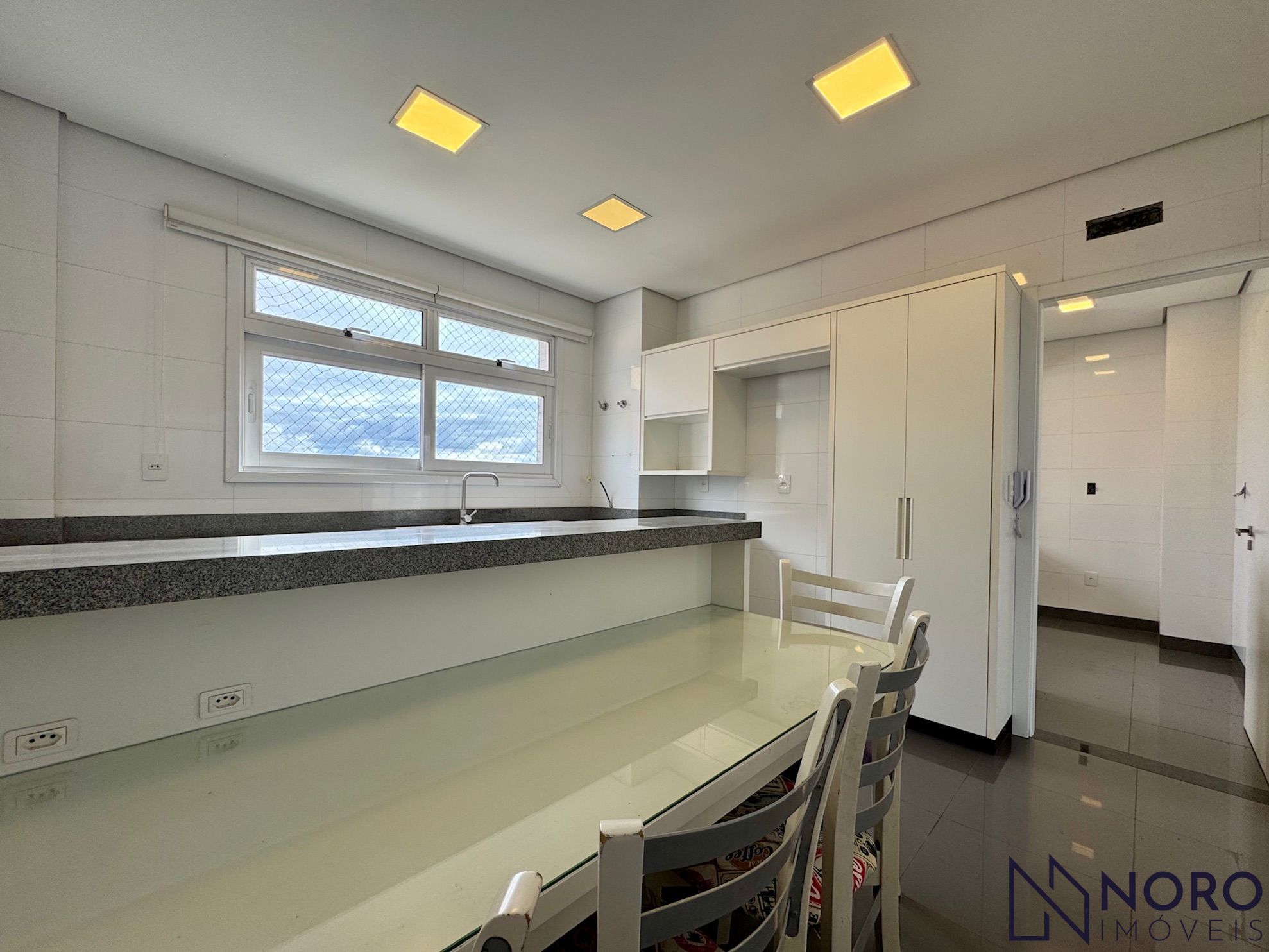 Apartamento andar inteiro, 200,24m² privativo, 3 suítes, 360º de vista panorâmic