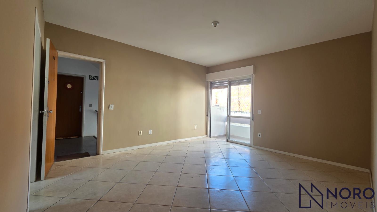 Apartamento 2 dormitórios + escritório, sacada e garagem no Patronato