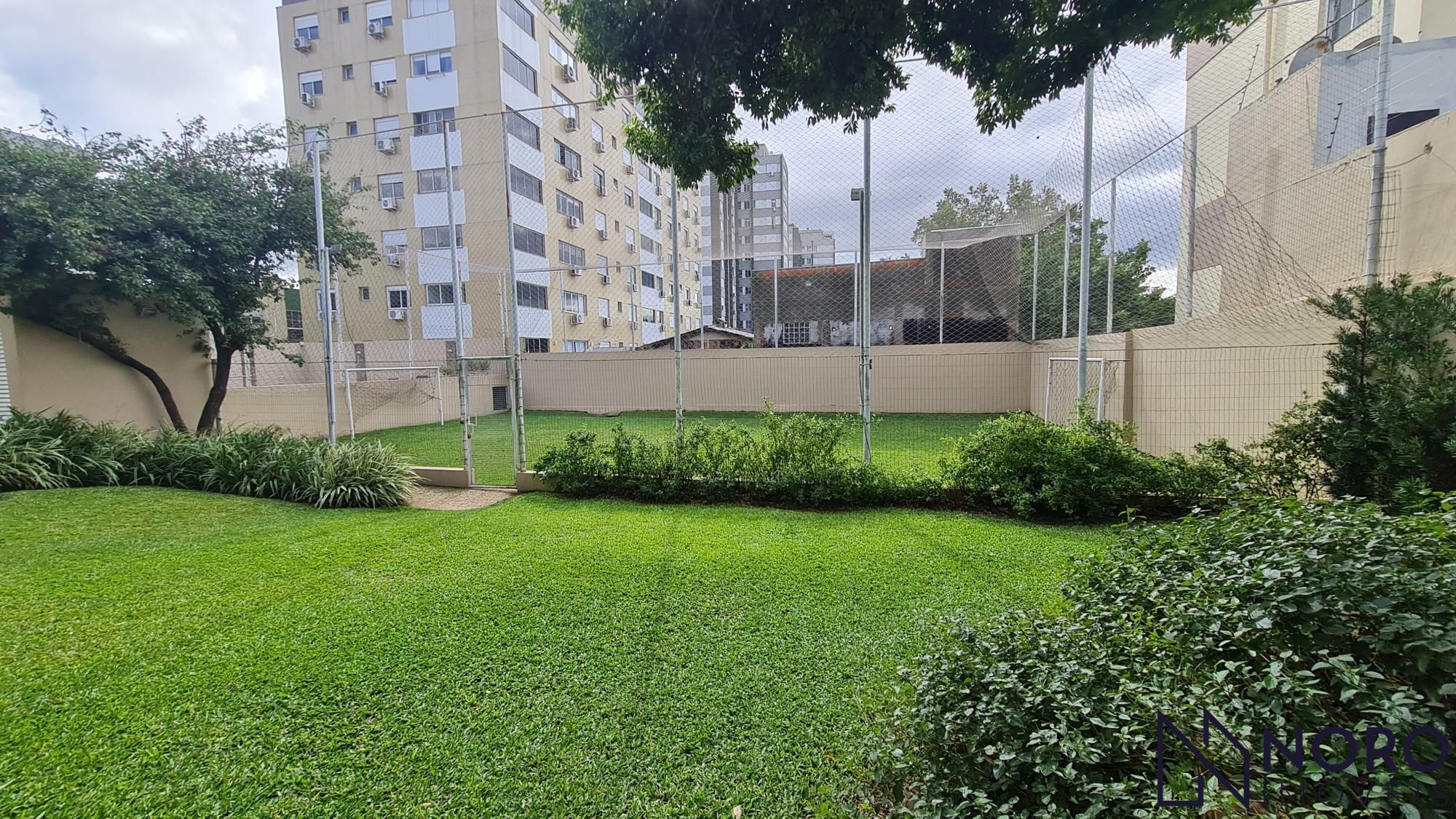 Apartamento Espaçoso com 3 Suítes e 2 Vagas no Centro de Santa Maria