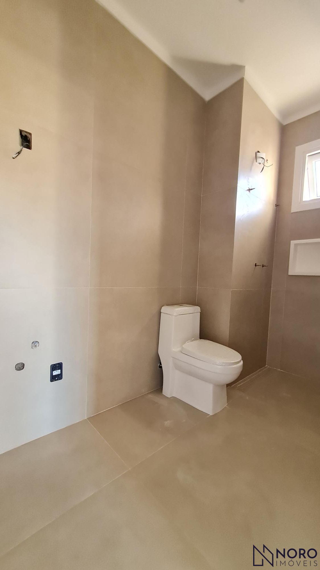 Casa de 220m² no Condomínio Fechado – Suíte Master, Espaço Gourmet e Amplo Pátio
