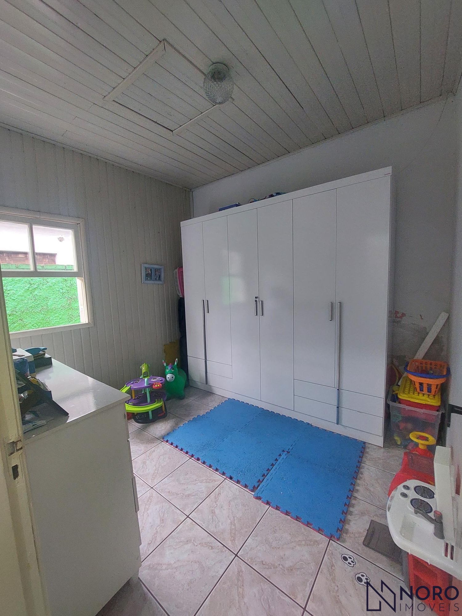 Casa mista com 3 dormitórios e 3 vagas de garagem na manoel ribas