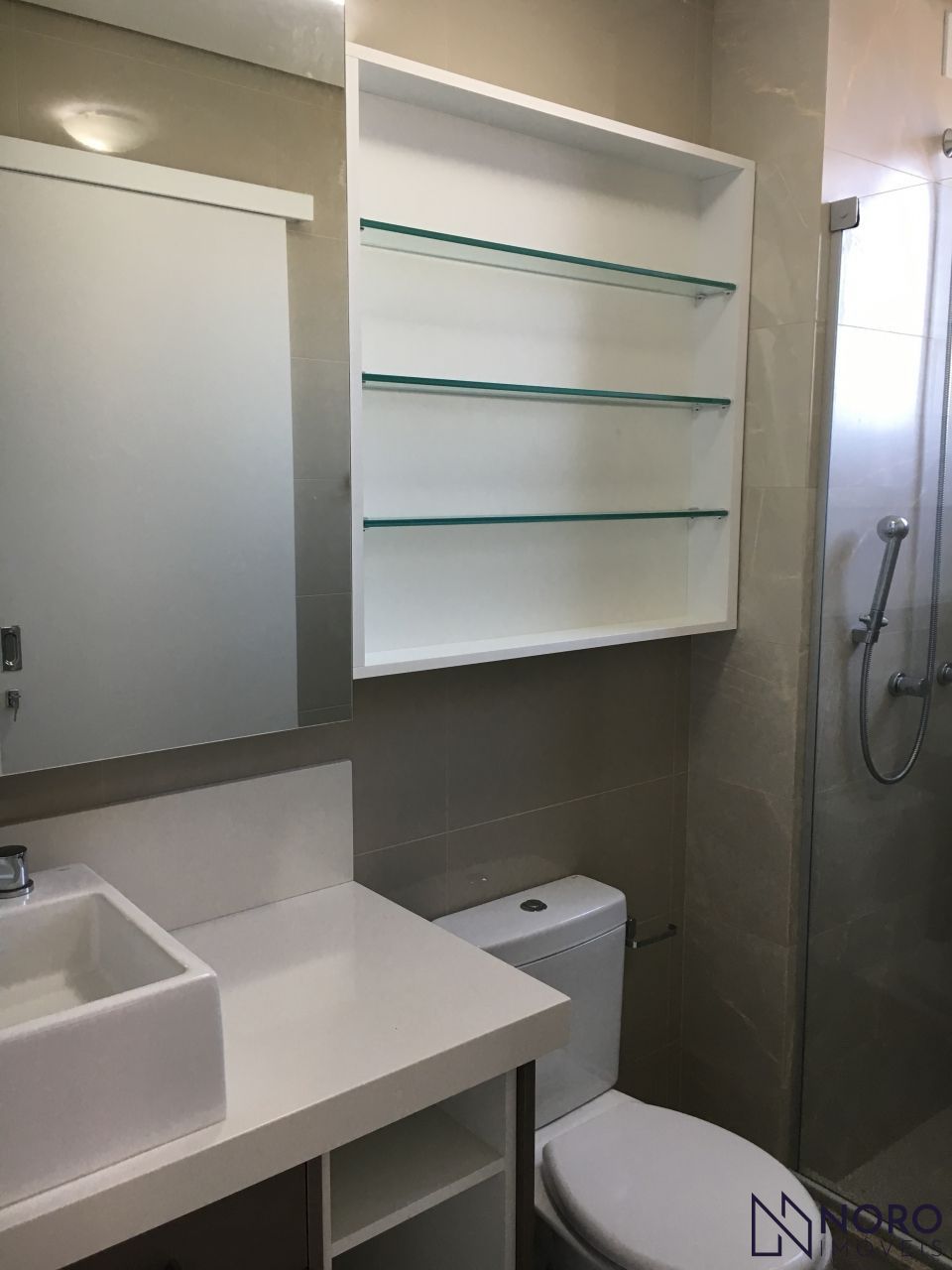 Apartamento Semimobiliado de 2 Dormitórios com Suíte no Edifício Vivaz