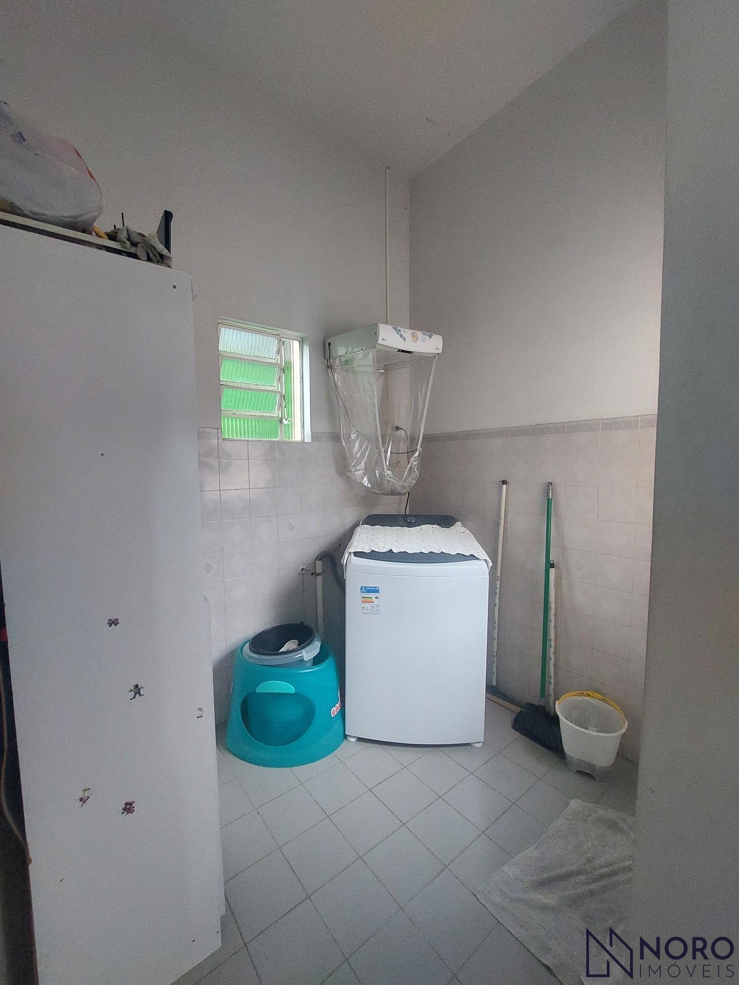 Casa mista com 3 dormitórios e 3 vagas de garagem na manoel ribas