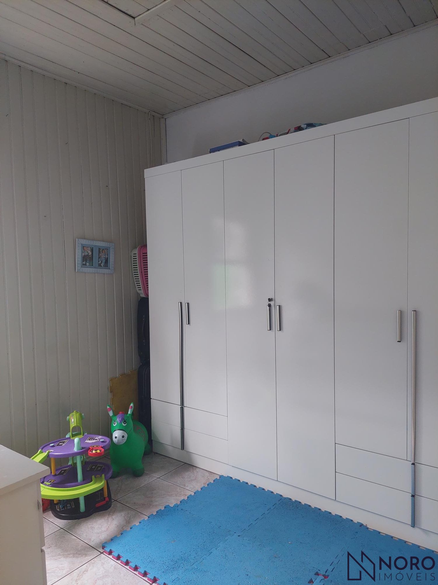 Casa mista com 3 dormitórios e 3 vagas de garagem na manoel ribas