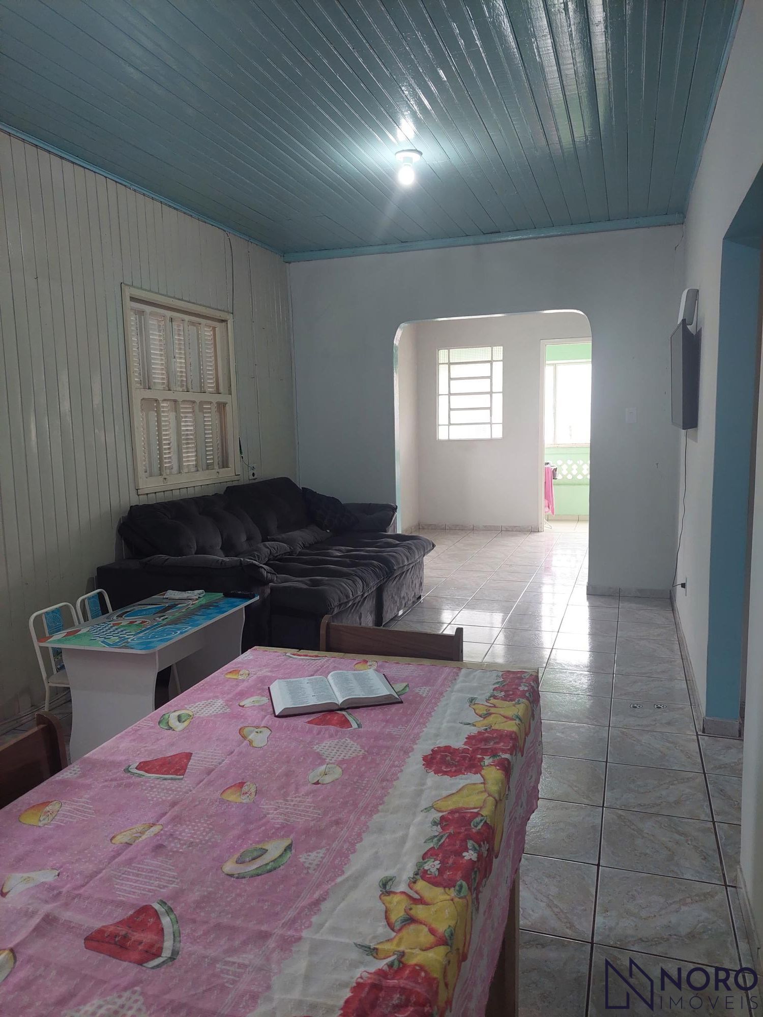 Casa mista com 3 dormitórios e 3 vagas de garagem na manoel ribas