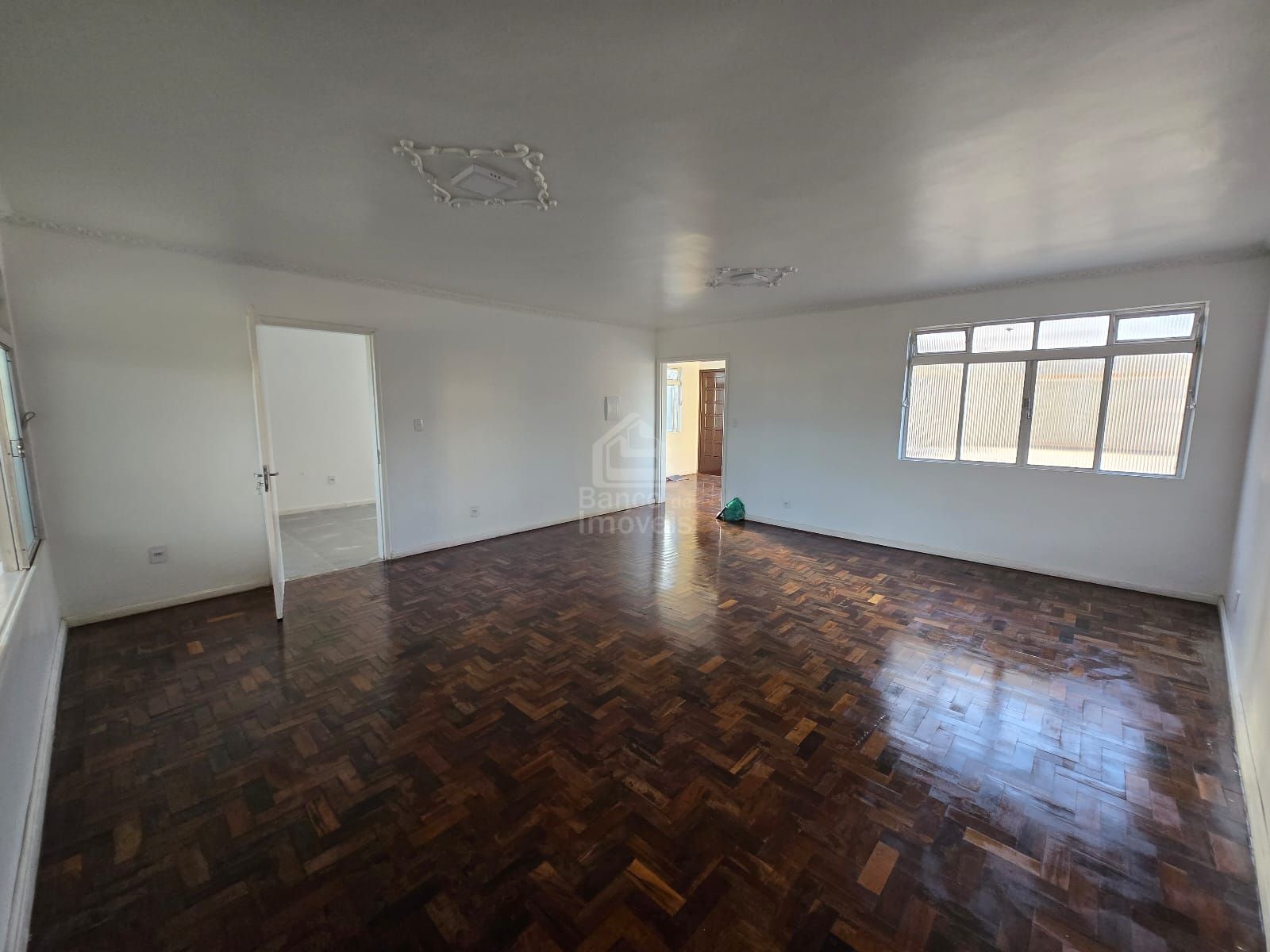Apartamento com 3 Dormitórios para alugar, 196 m² por R$ 2.100,00 Apartamento com 3 Dormitórios para alugar, 196 m² por R$ 2.100,00