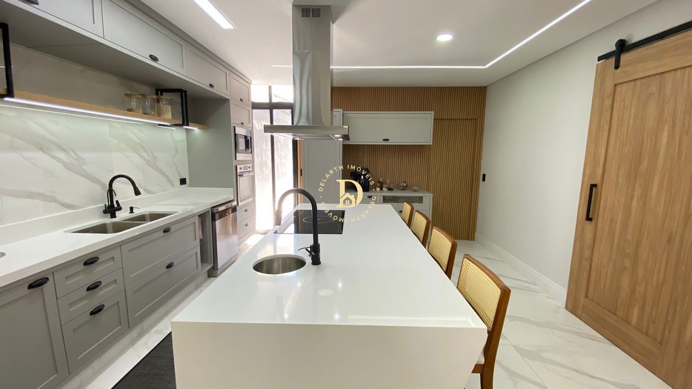 Casa à venda com 3 quartos, 210m² - Foto 4