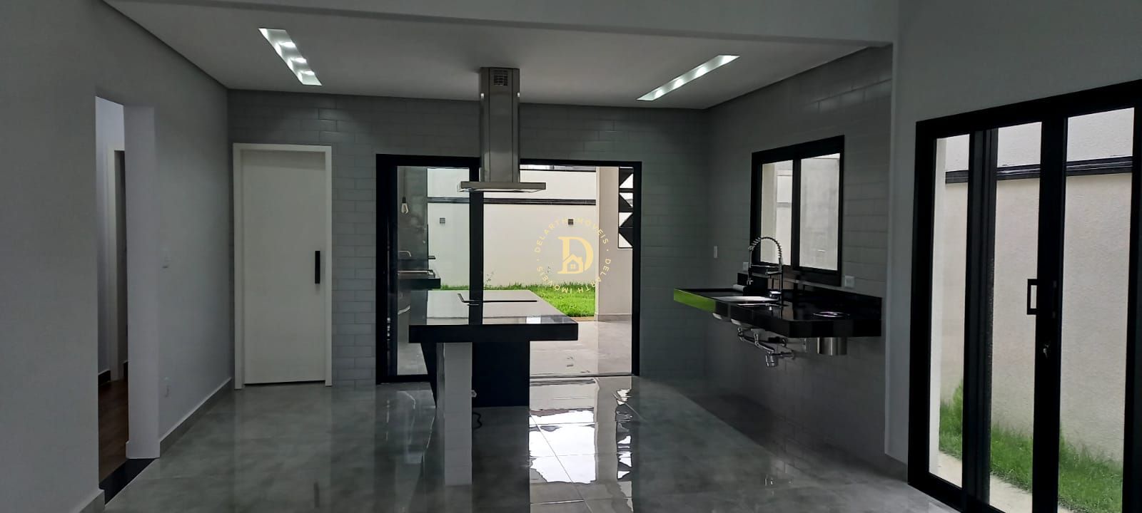 Casa de Condomínio à venda com 3 quartos, 165m² - Foto 2