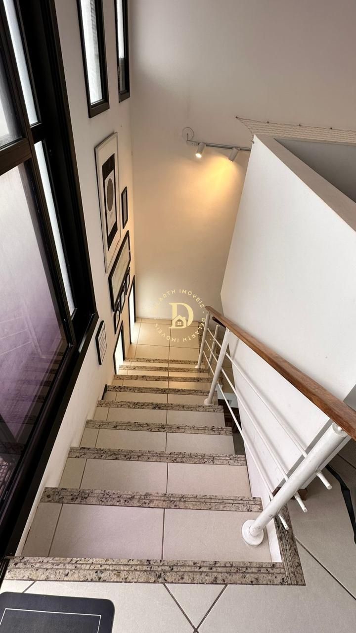 Cobertura para alugar com 5 quartos, 242m² - Foto 18