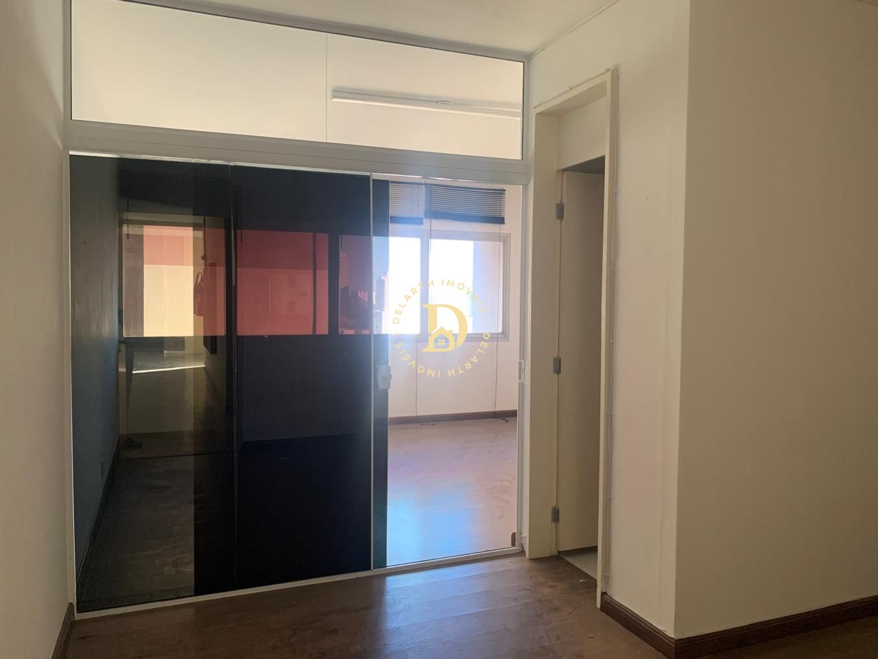 Conjunto Comercial-Sala à venda e aluguel com 1 quarto, 32m² - Foto 1