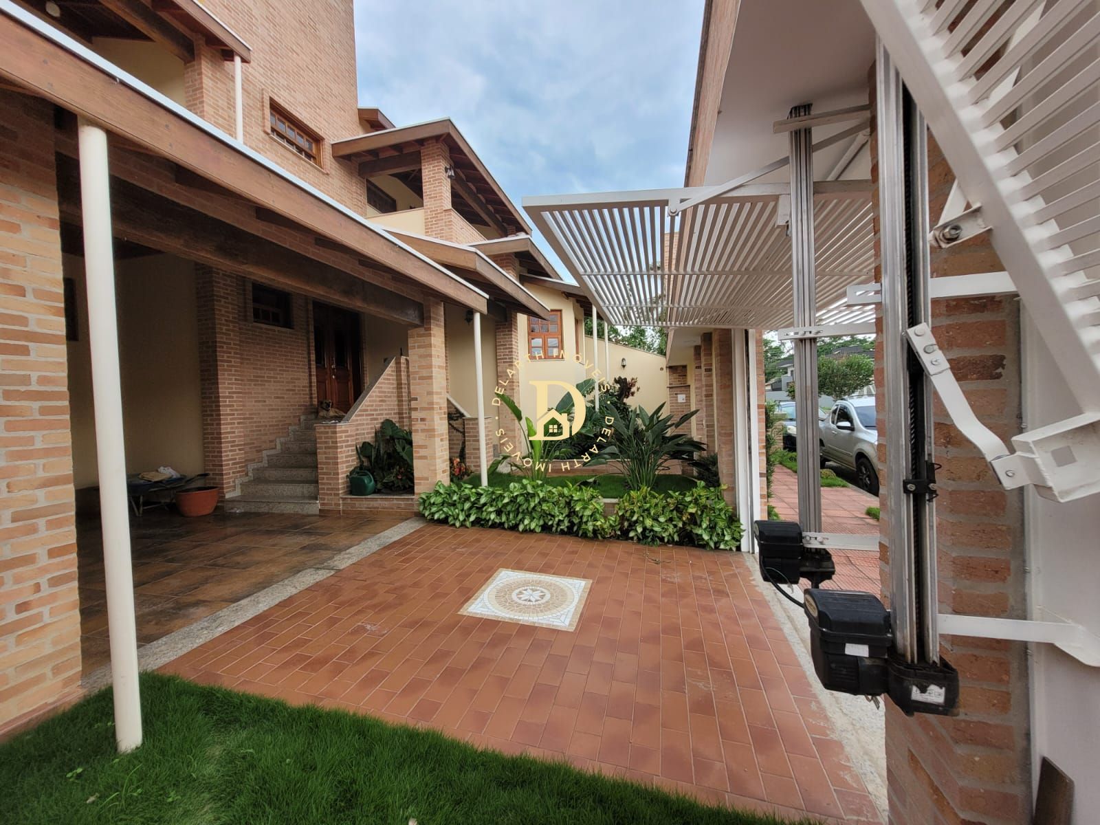 Casa - Internacional Park - Guaratinguetá - 4 Dormitórios (2 Suítes) - 473m²